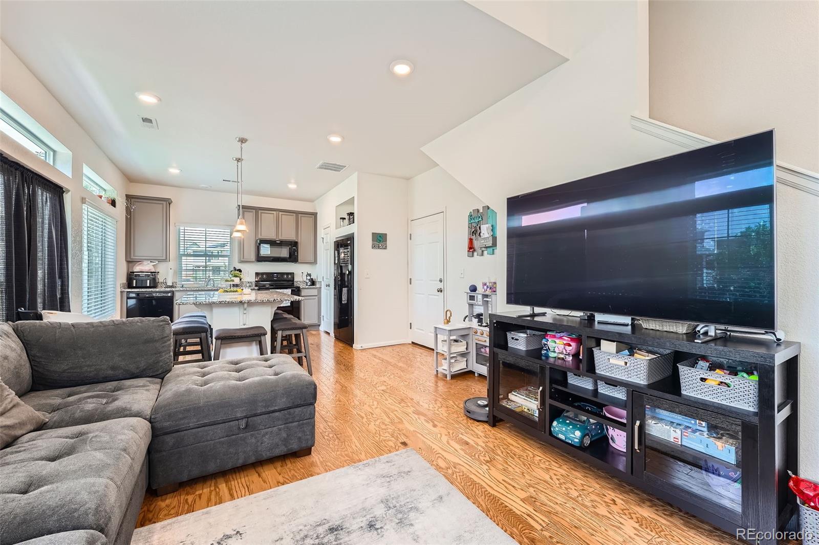 MLS Image #5 for 26258 e maple drive,aurora, Colorado