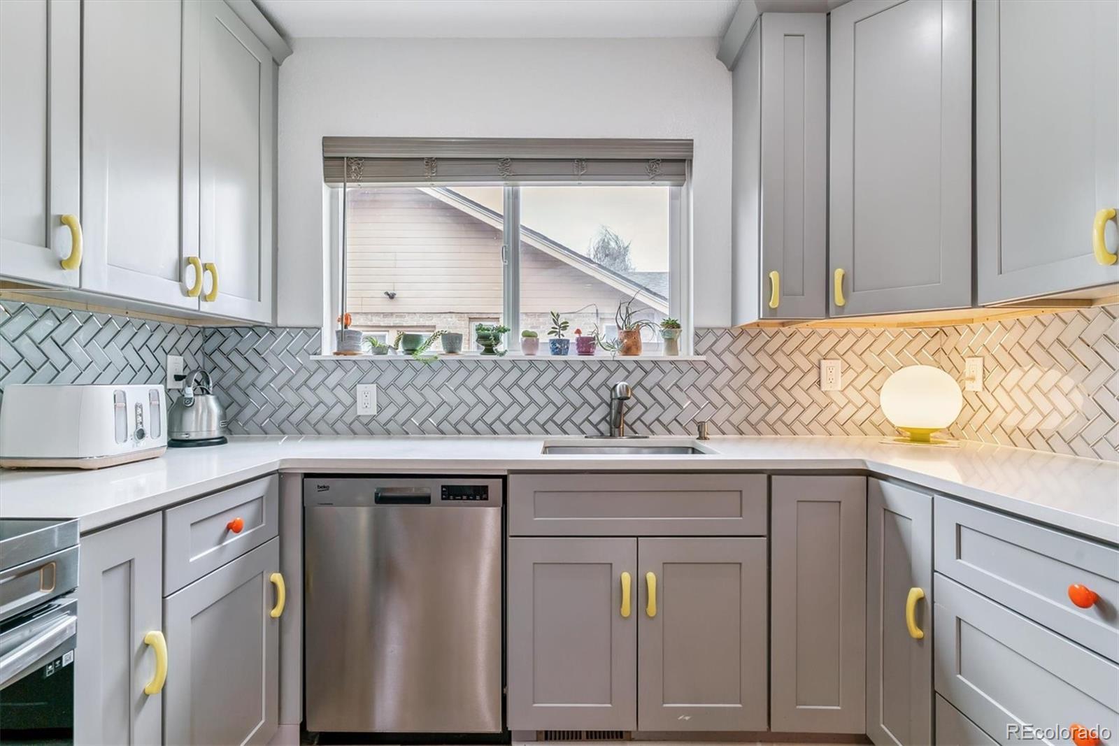 MLS Image #9 for 1669  trenton street,denver, Colorado