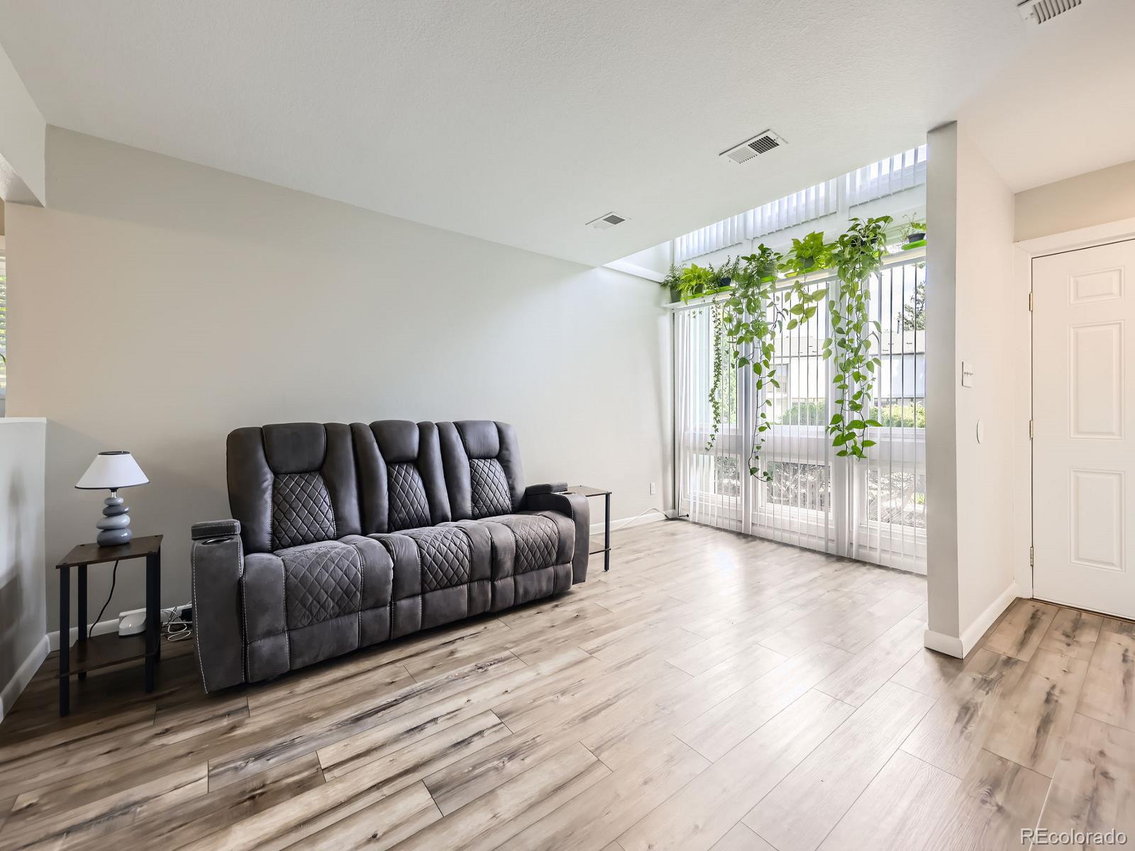 MLS Image #3 for 4970  homestead place,thornton, Colorado