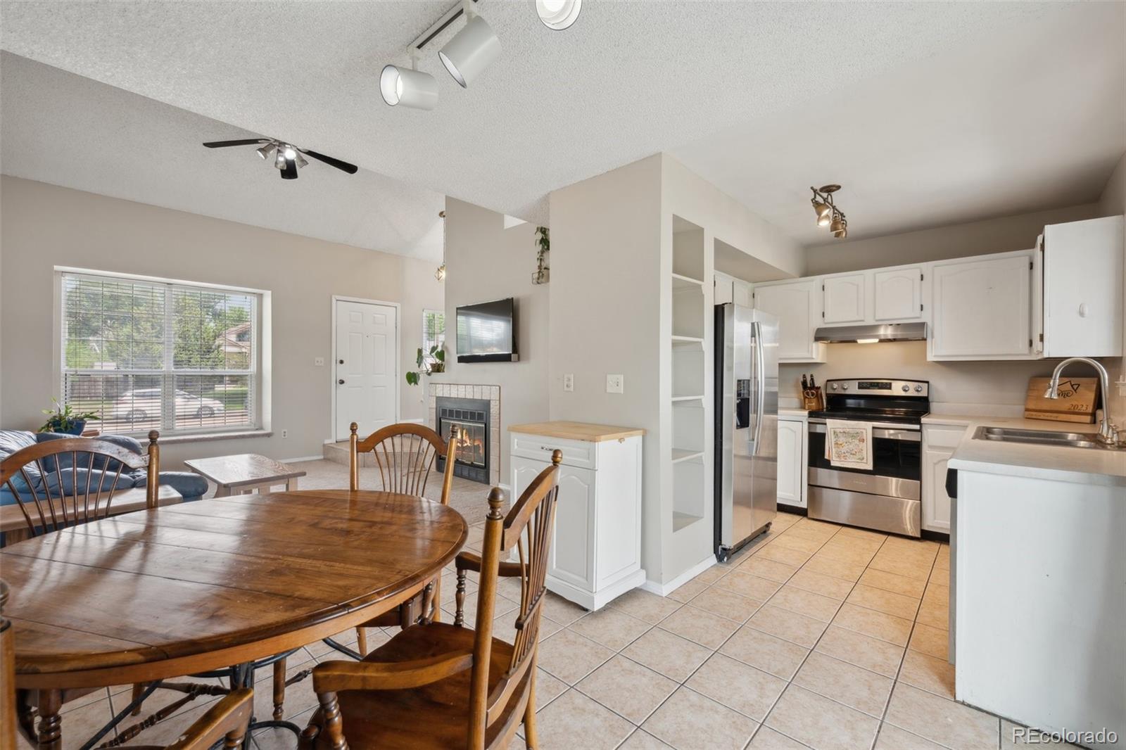 MLS Image #5 for 265  dix circle,colorado springs, Colorado