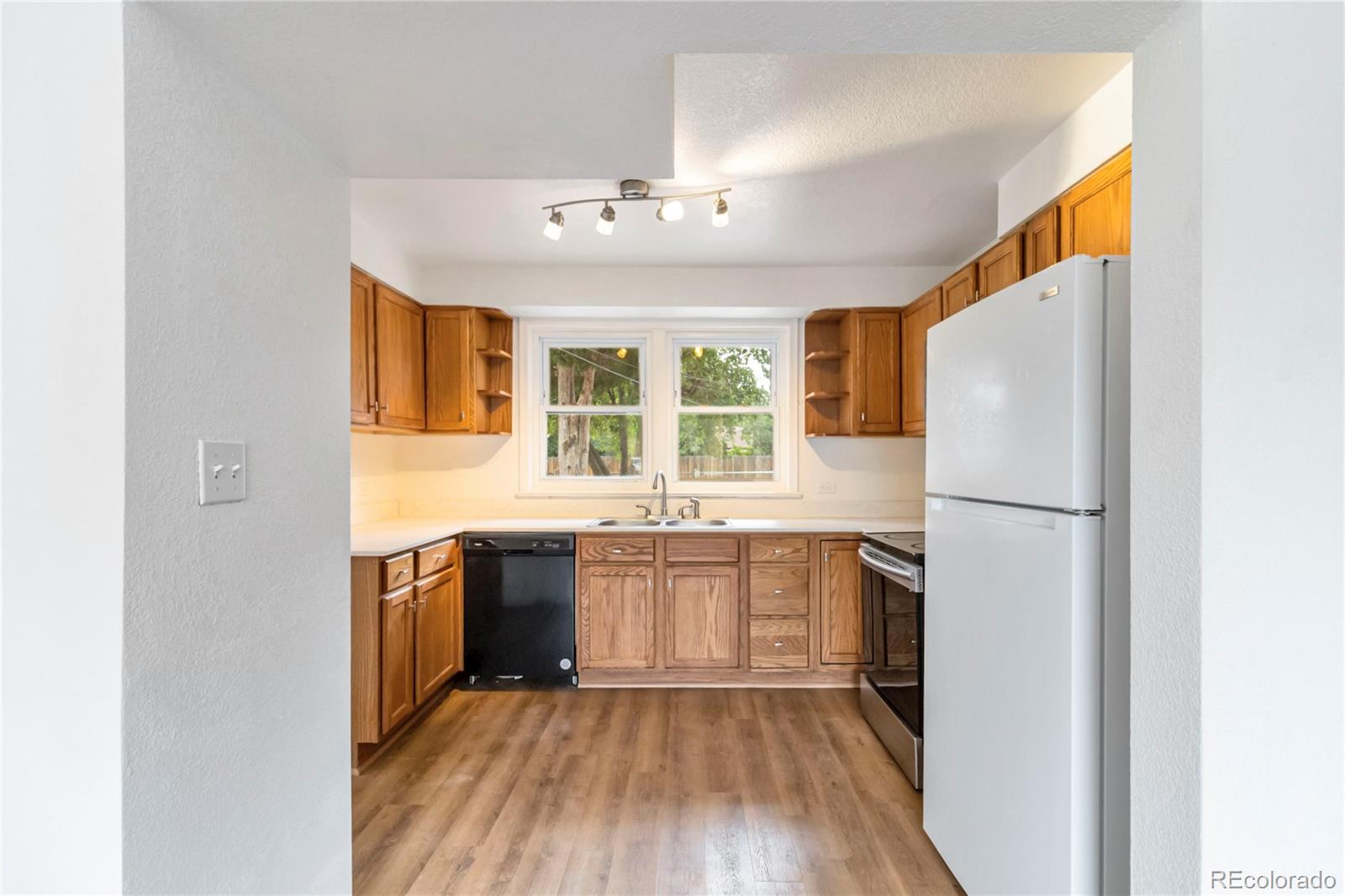 MLS Image #9 for 1970  quebec street,denver, Colorado