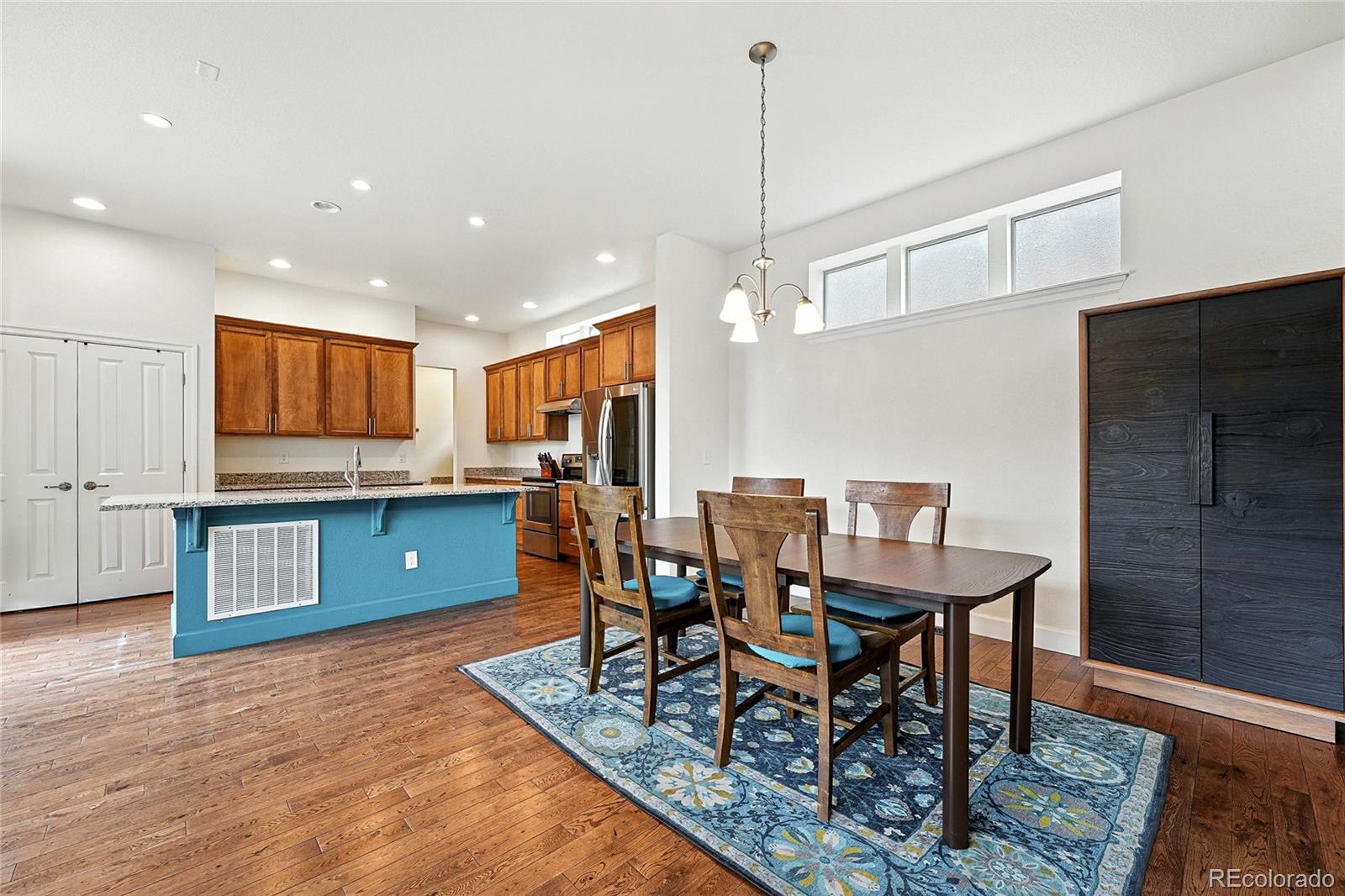 MLS Image #11 for 5207  clinton street,denver, Colorado
