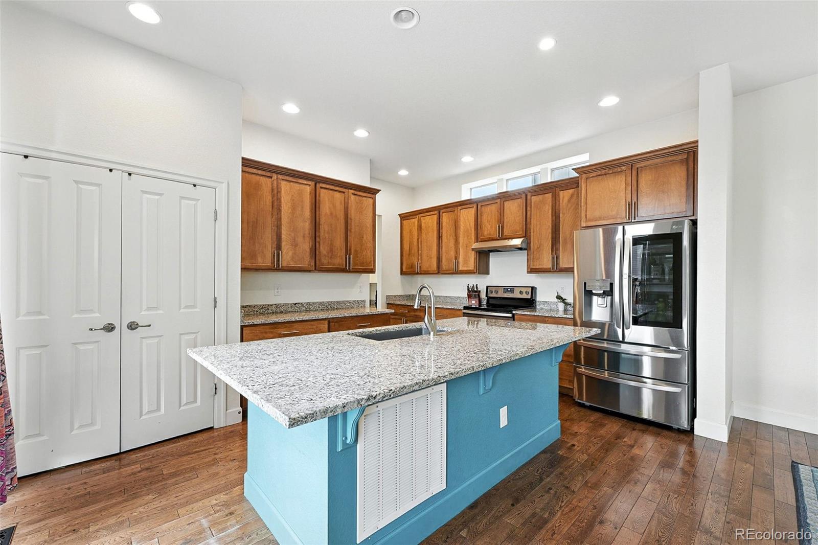 MLS Image #13 for 5207  clinton street,denver, Colorado