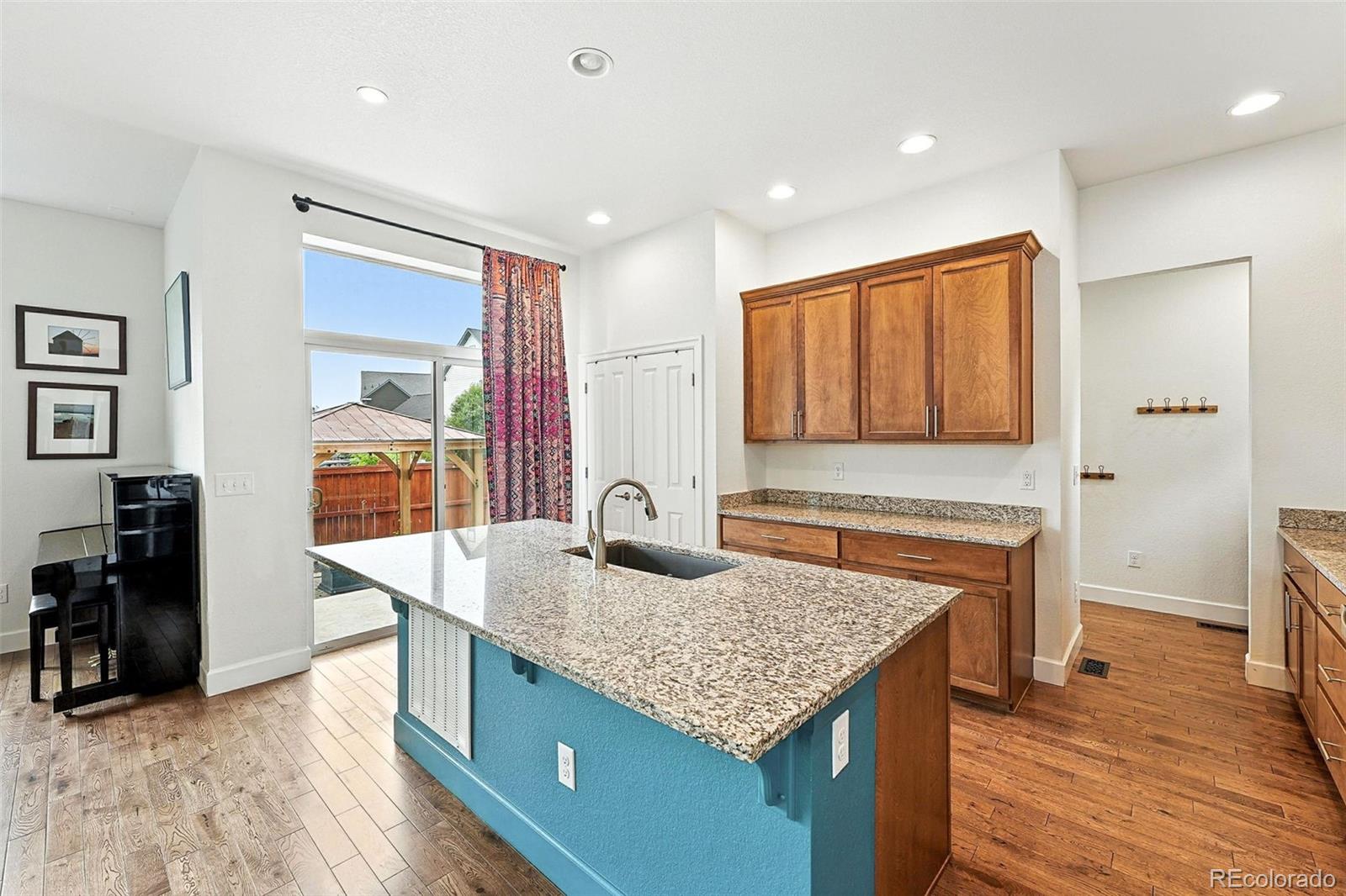 MLS Image #15 for 5207  clinton street,denver, Colorado