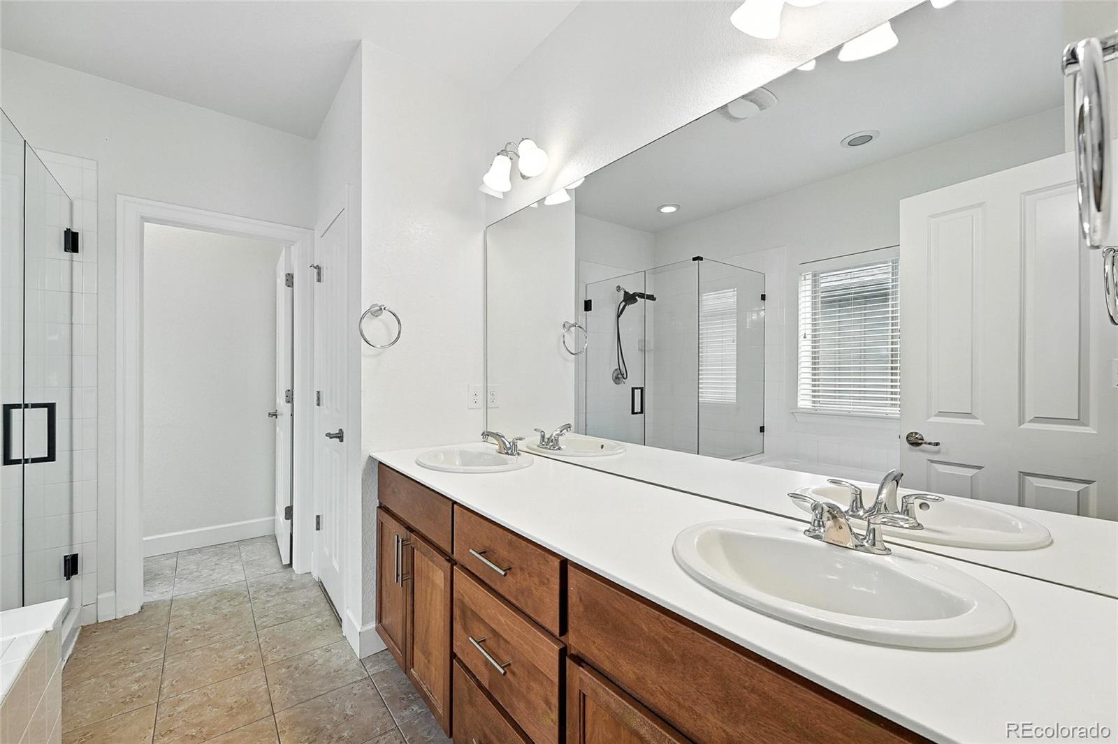 MLS Image #21 for 5207  clinton street,denver, Colorado