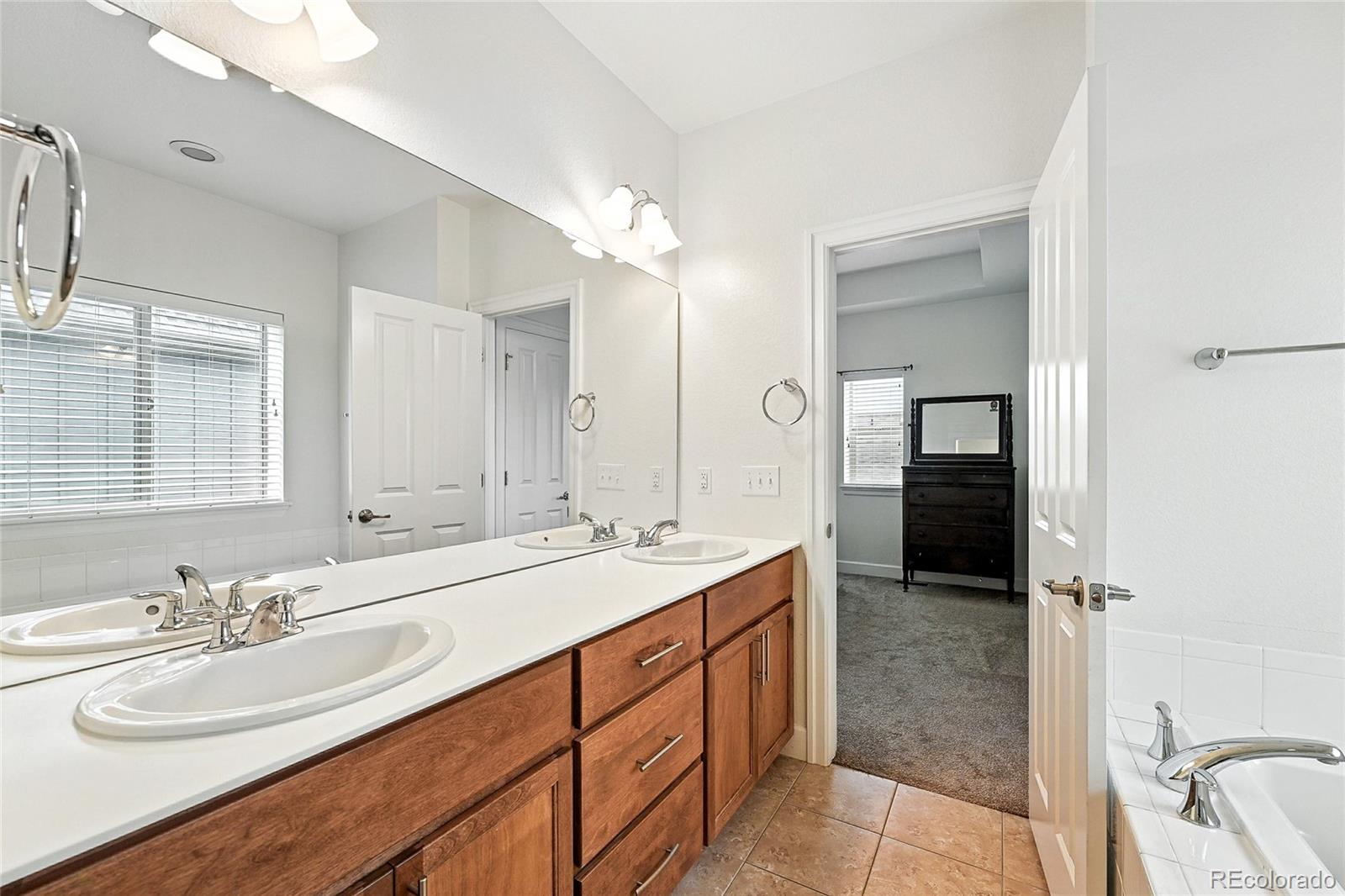 MLS Image #22 for 5207  clinton street,denver, Colorado