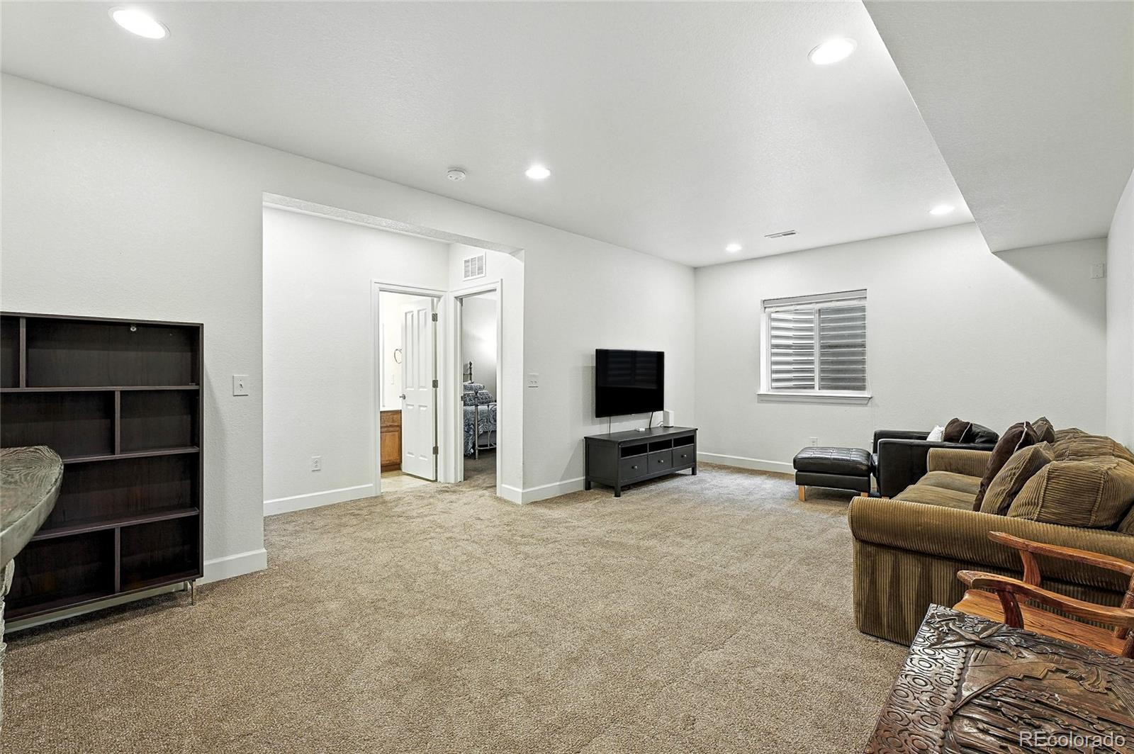 MLS Image #28 for 5207  clinton street,denver, Colorado