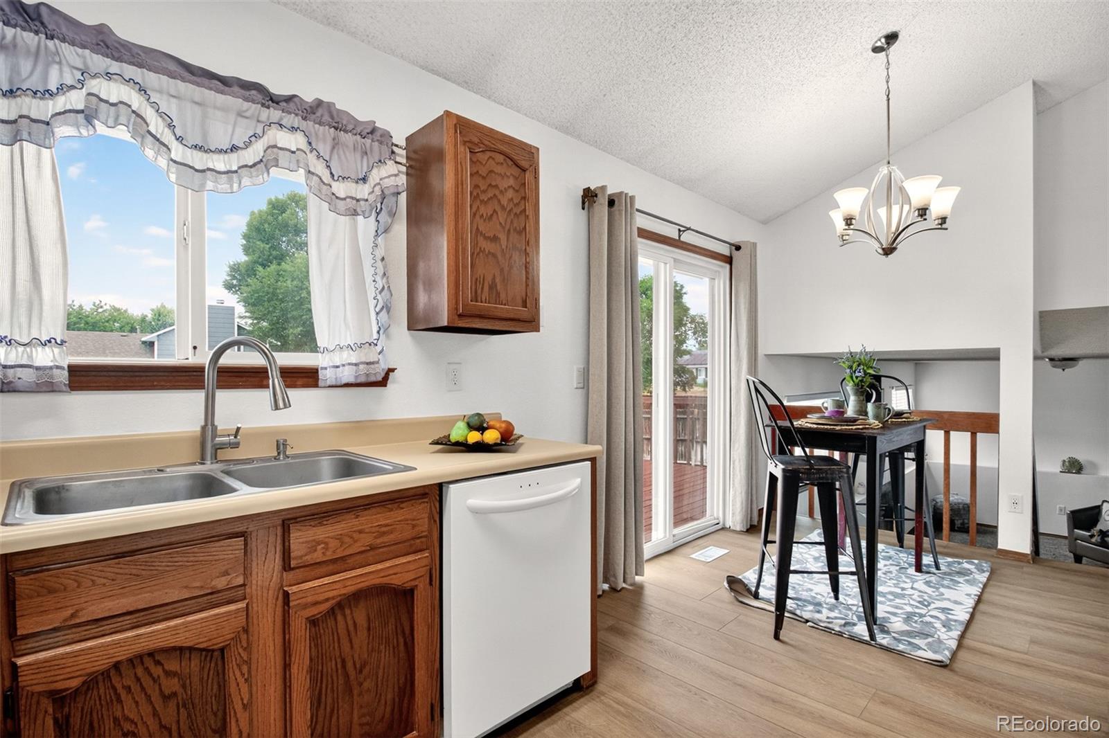 MLS Image #11 for 260  wallace street,colorado springs, Colorado