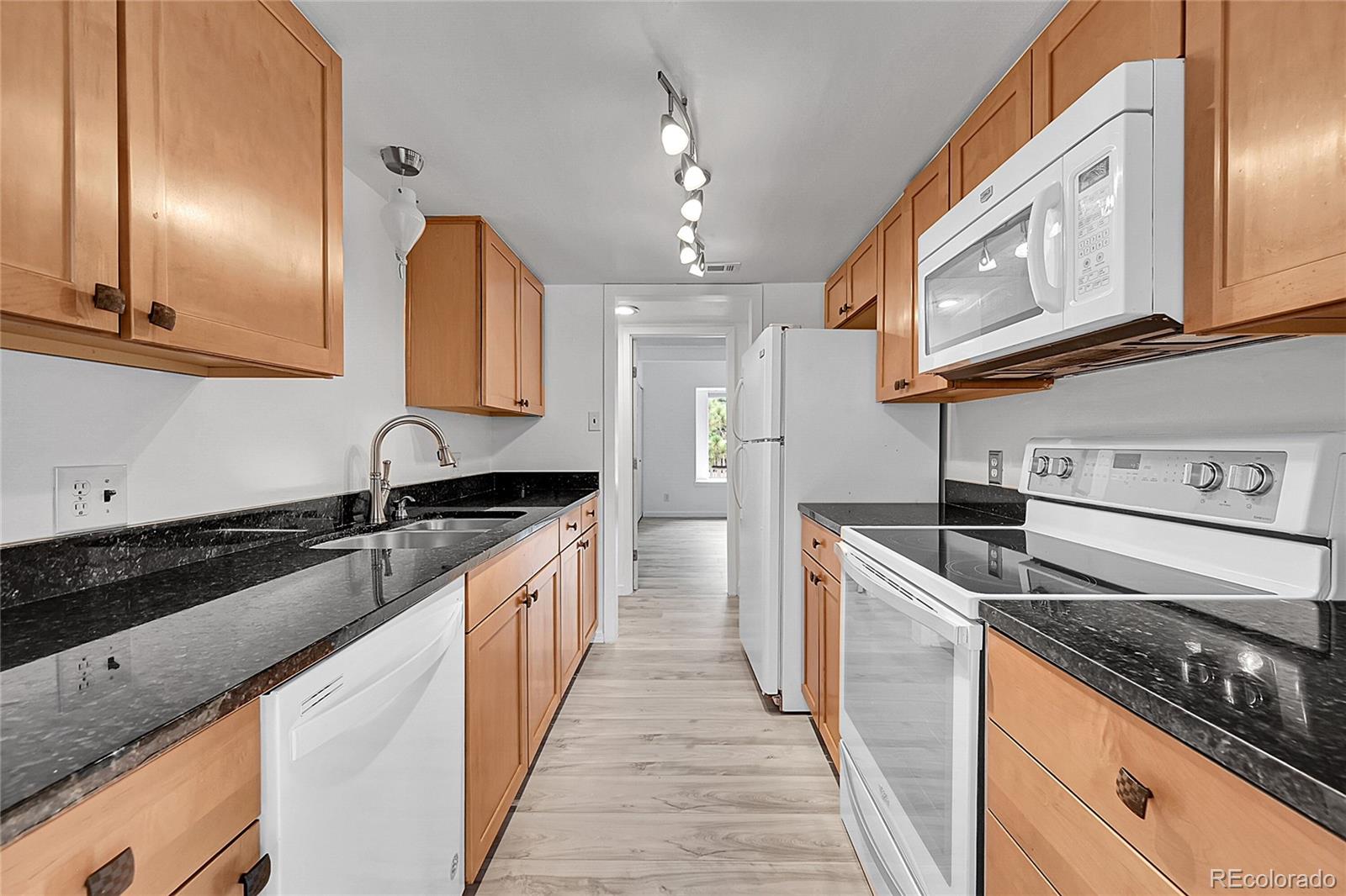 MLS Image #11 for 2525 s dayton way,denver, Colorado