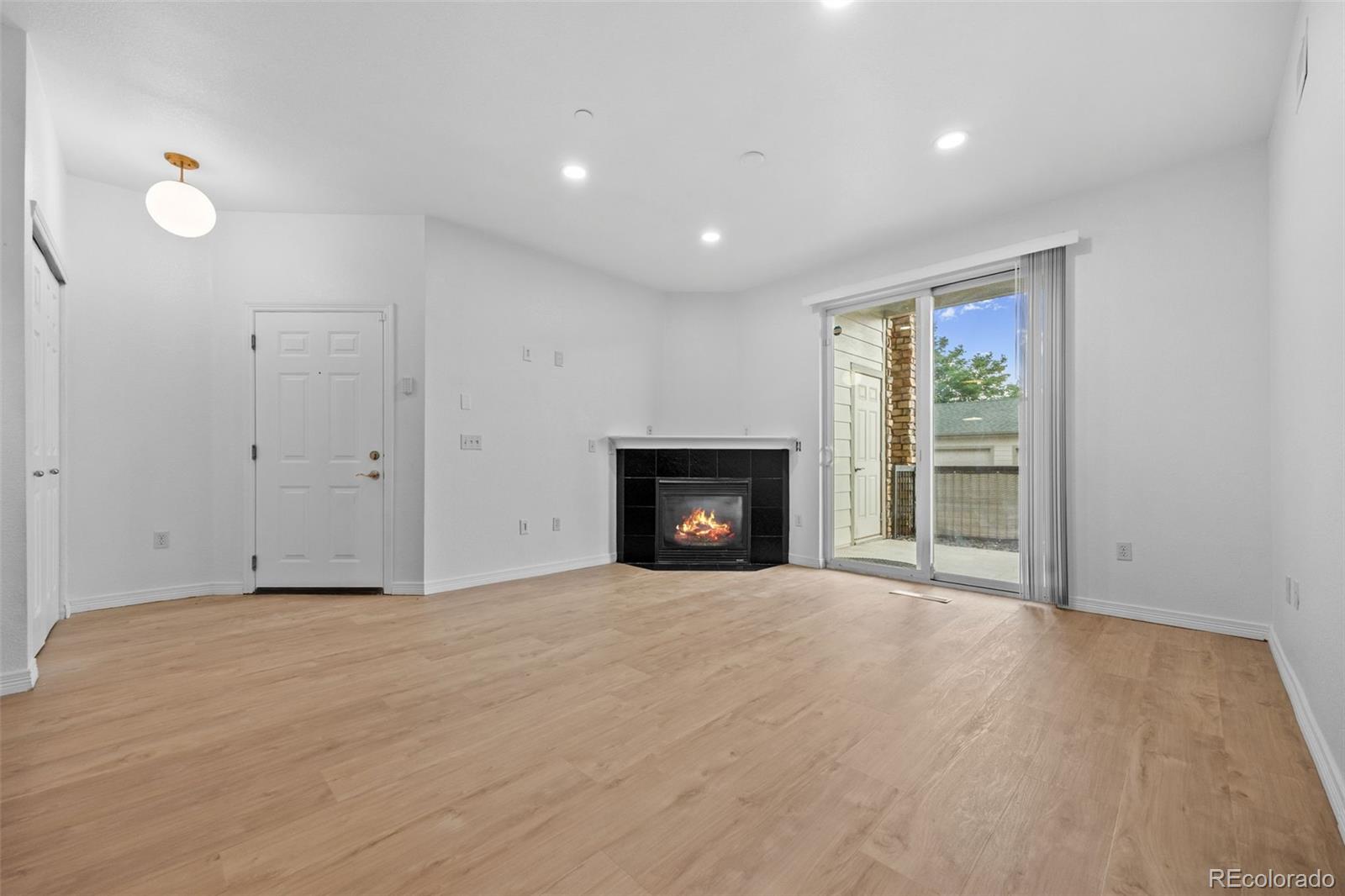 MLS Image #6 for 7222 s blackhawk street,englewood, Colorado