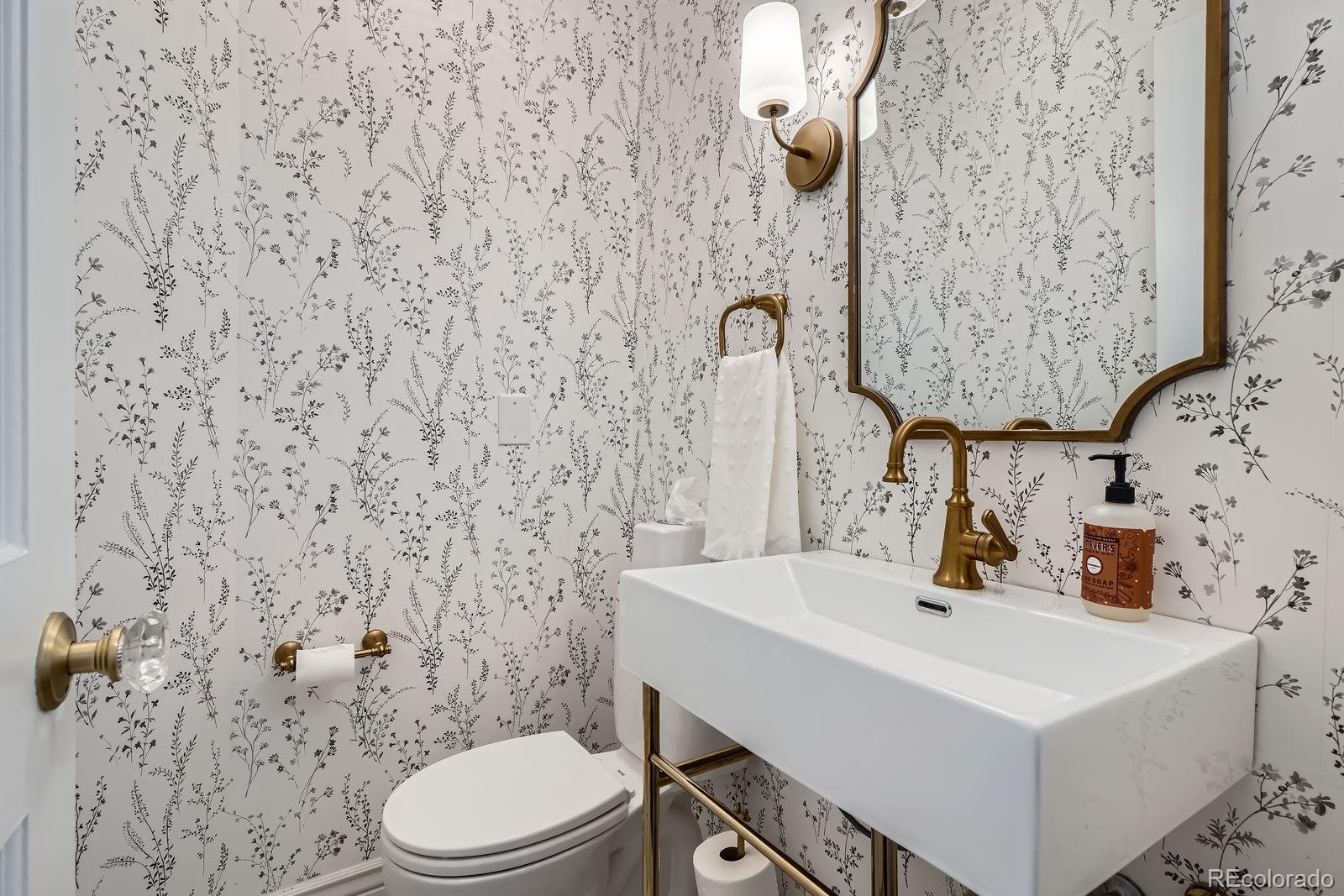 MLS Image #4 for 5623 s jamaica way,englewood, Colorado