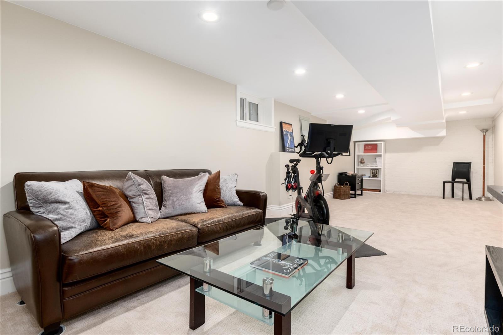 MLS Image #16 for 441 n pearl street,denver, Colorado