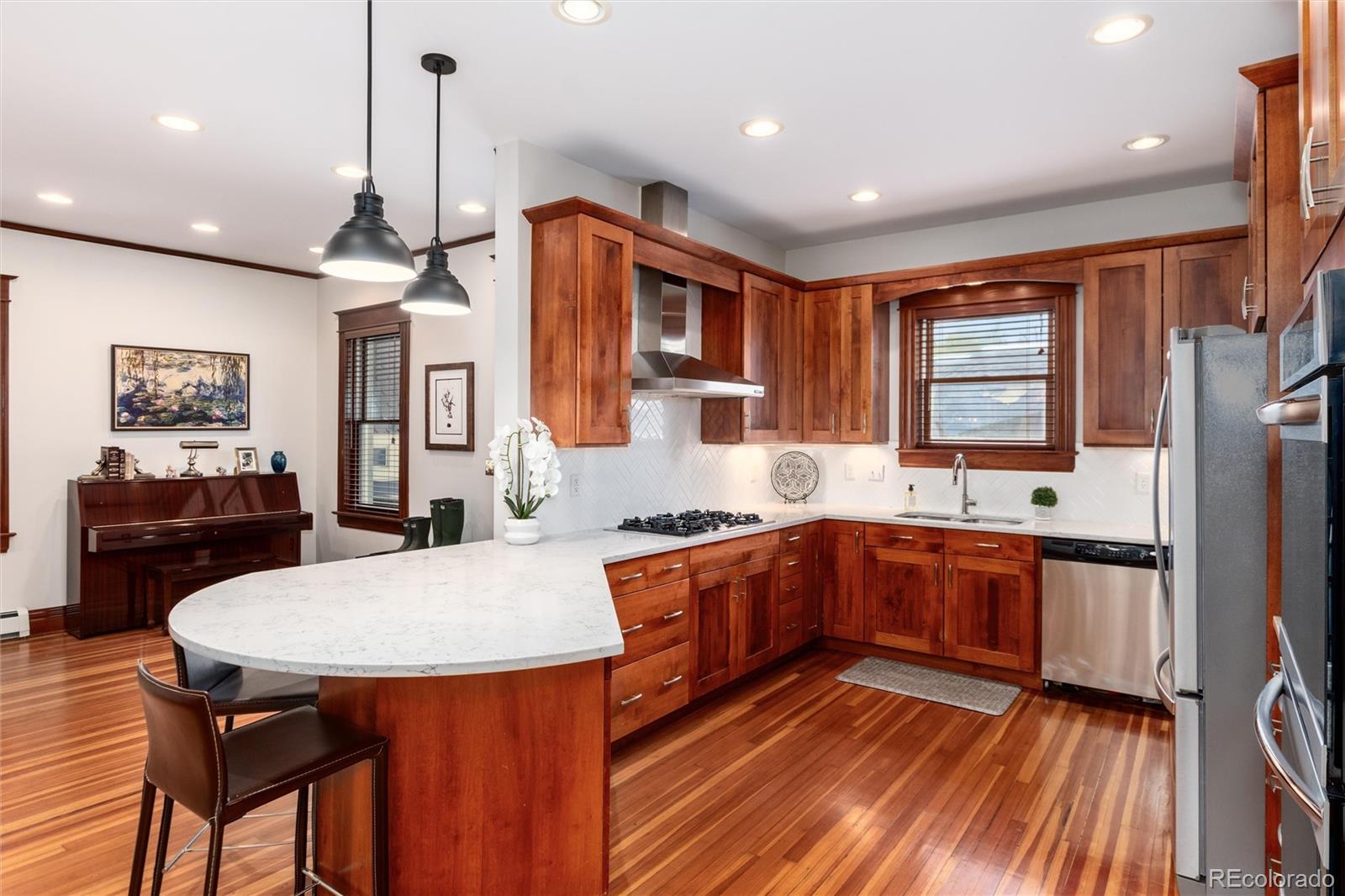 MLS Image #33 for 441 n pearl street,denver, Colorado