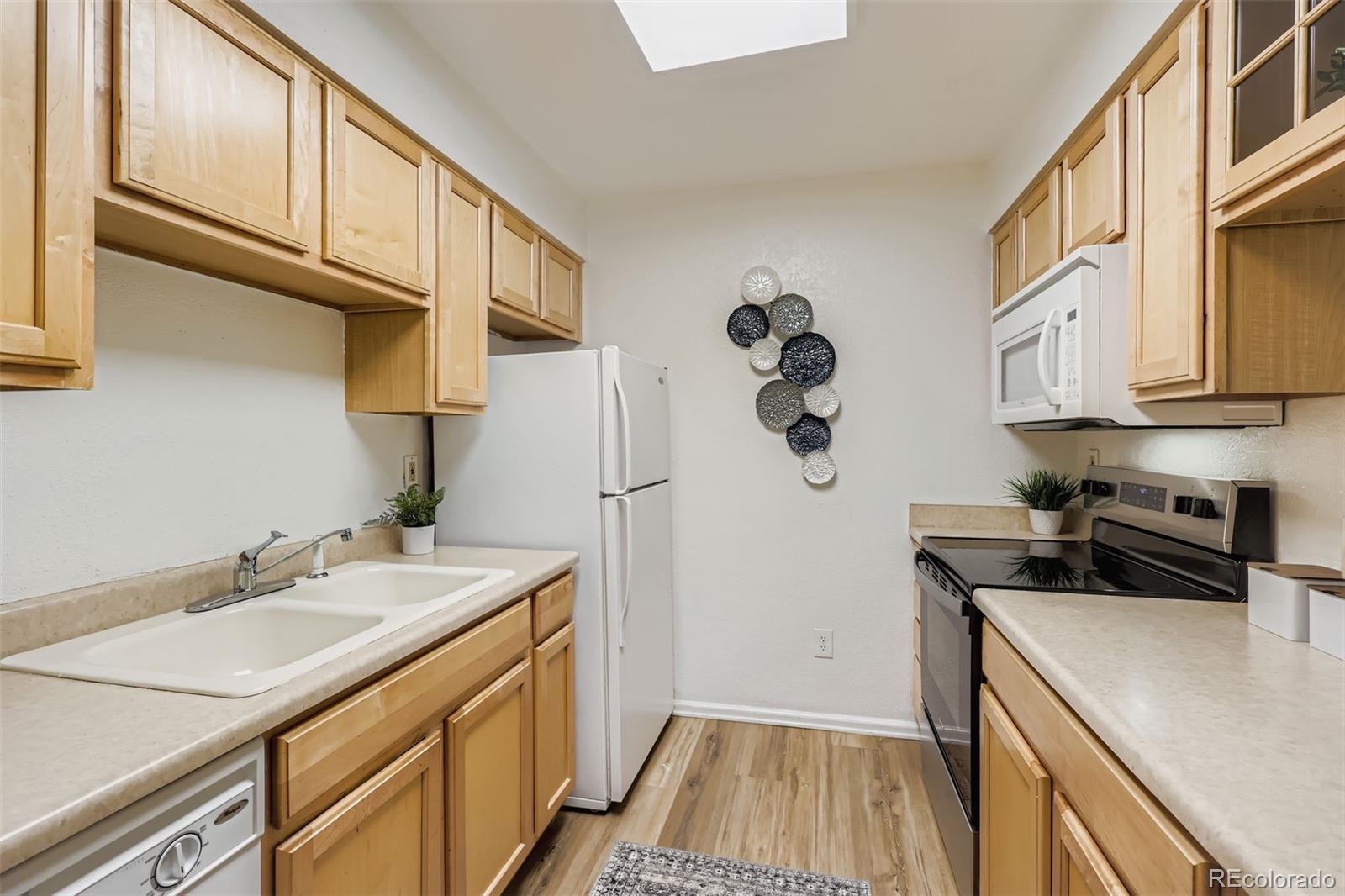 MLS Image #11 for 9262 e arbor circle,englewood, Colorado