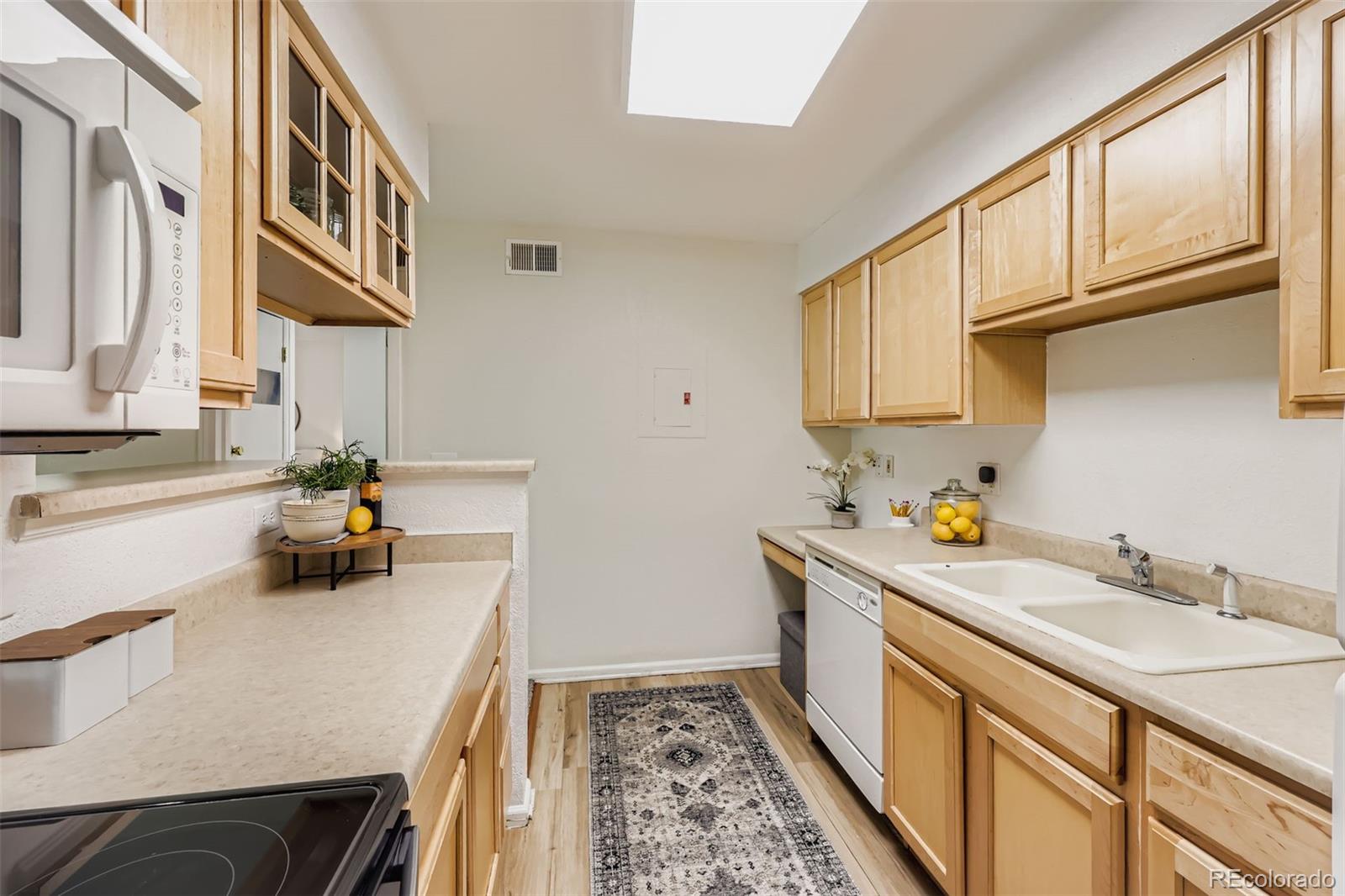 MLS Image #13 for 9262 e arbor circle,englewood, Colorado
