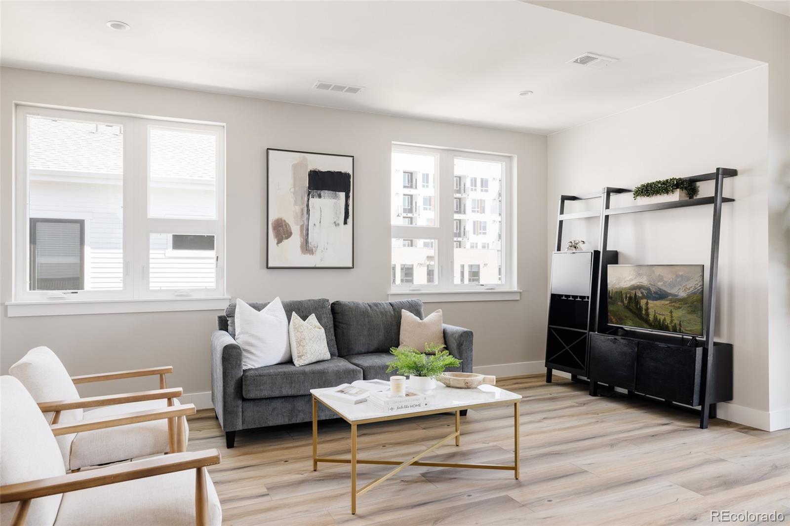 MLS Image #11 for 8280 e 36th avenue,denver, Colorado