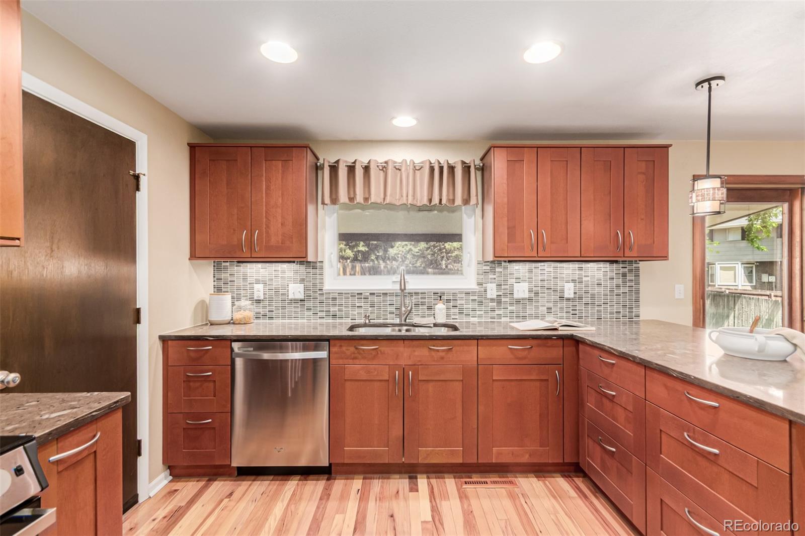 MLS Image #9 for 6367 s albion way,centennial, Colorado