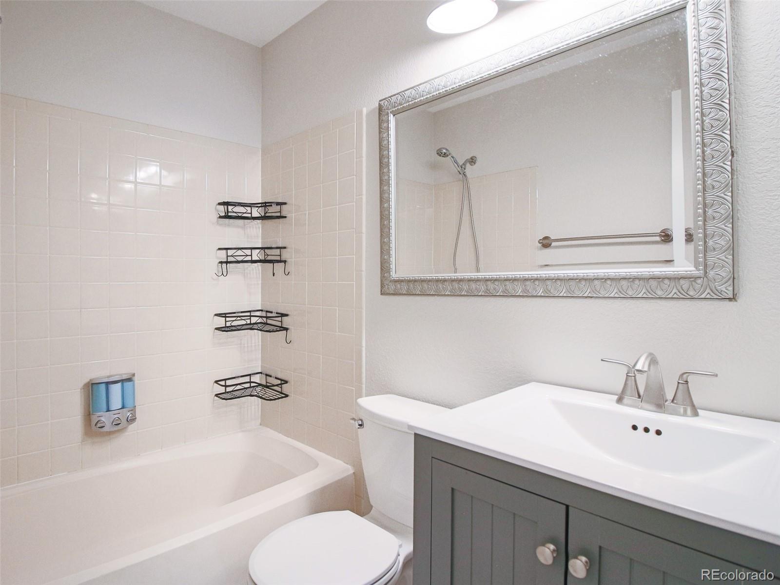 MLS Image #10 for 1885 s quebec way,denver, Colorado
