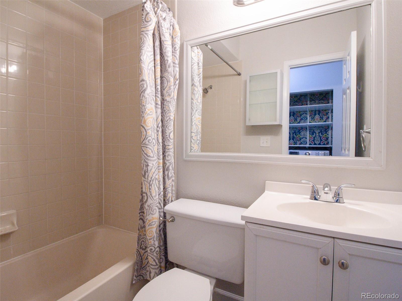 MLS Image #15 for 1885 s quebec way,denver, Colorado