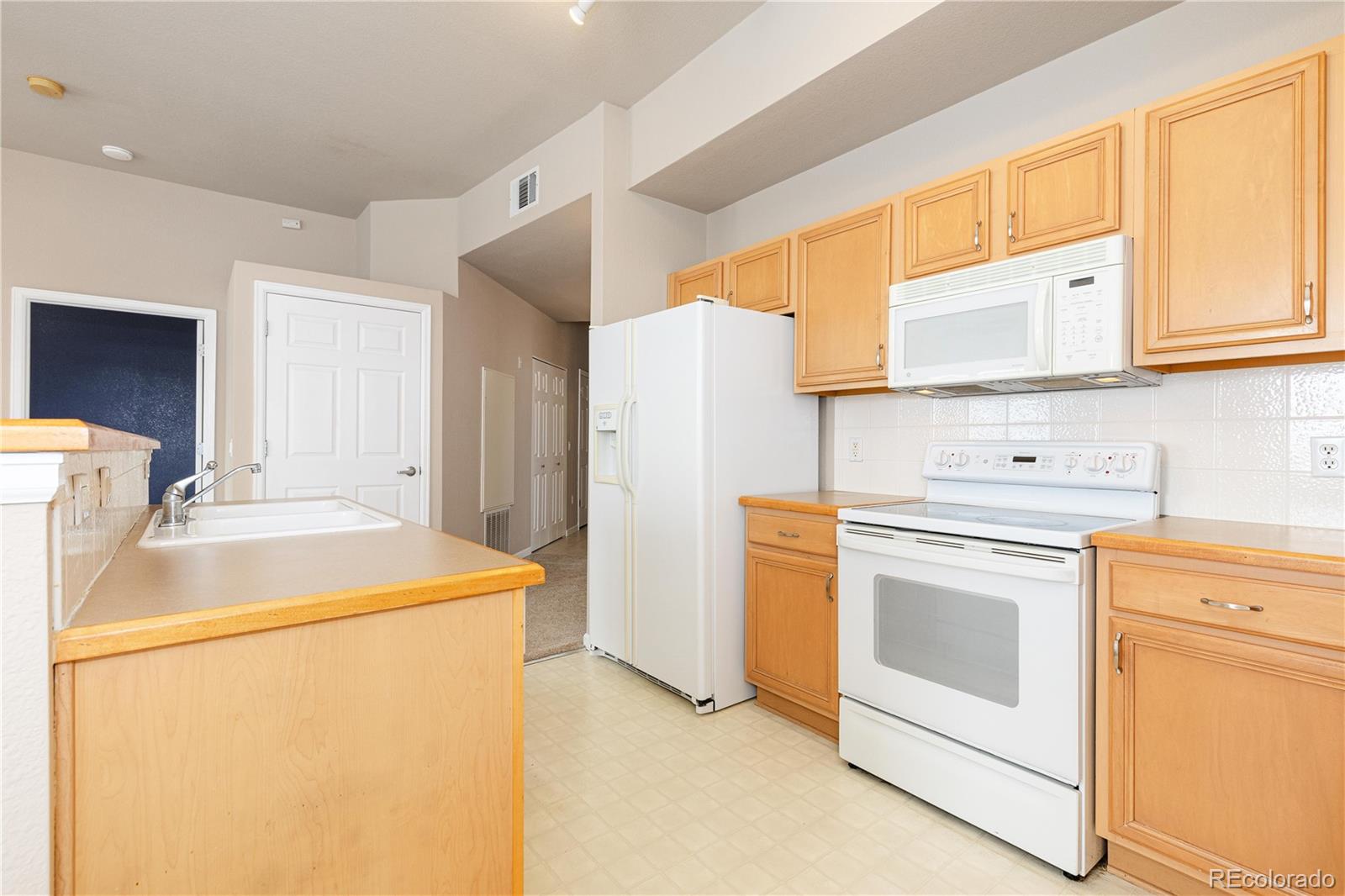 MLS Image #6 for 15475  andrews drive,denver, Colorado