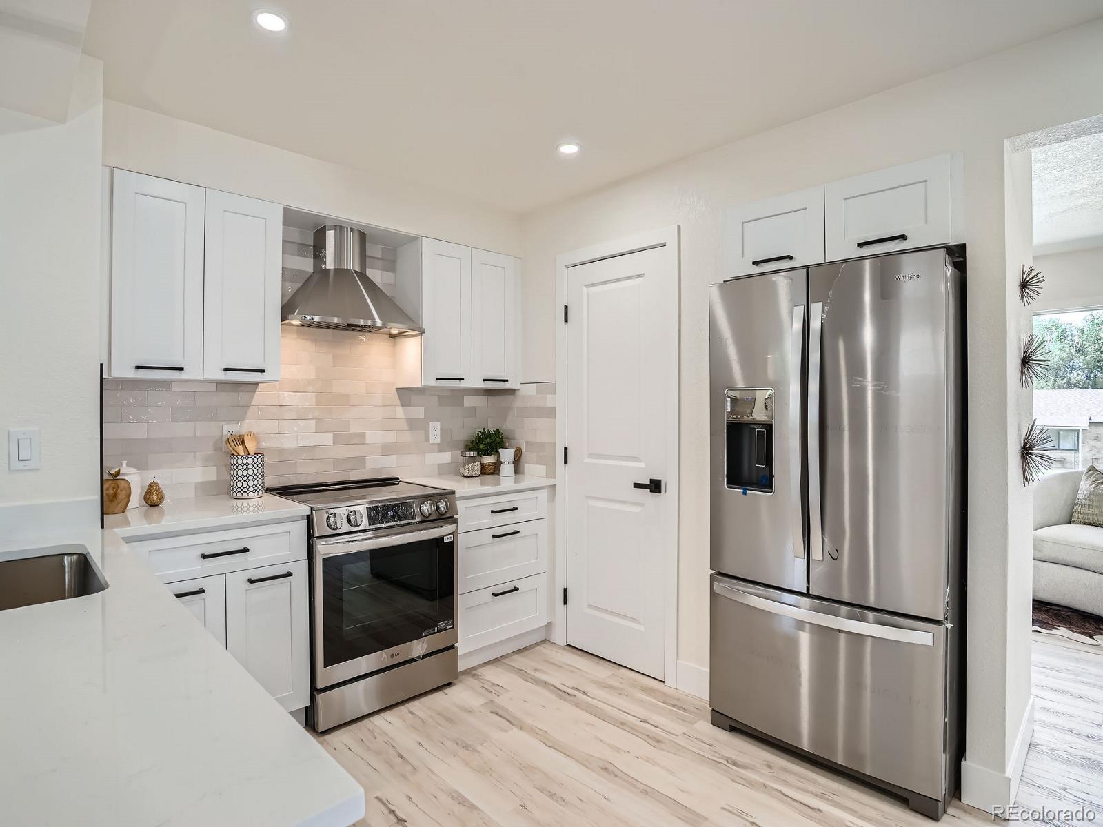 MLS Image #10 for 2280 w custer place,denver, Colorado
