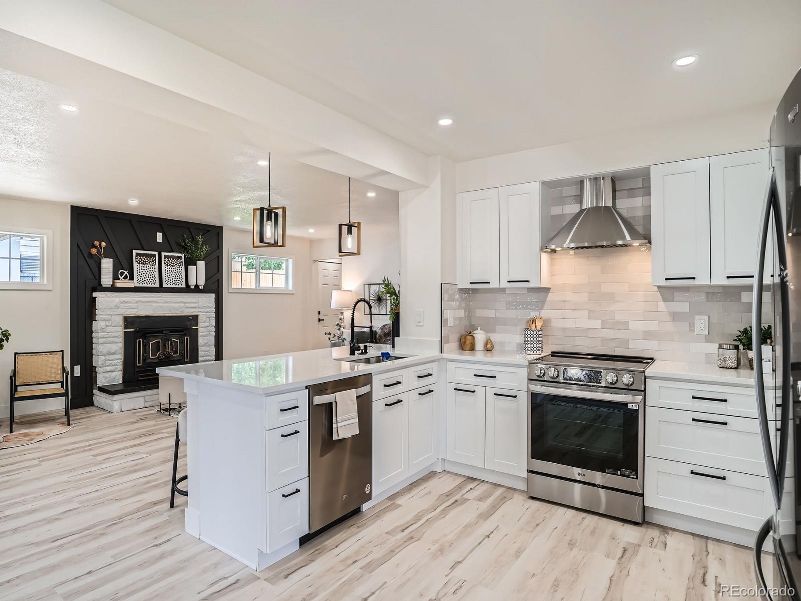 MLS Image #11 for 2280 w custer place,denver, Colorado