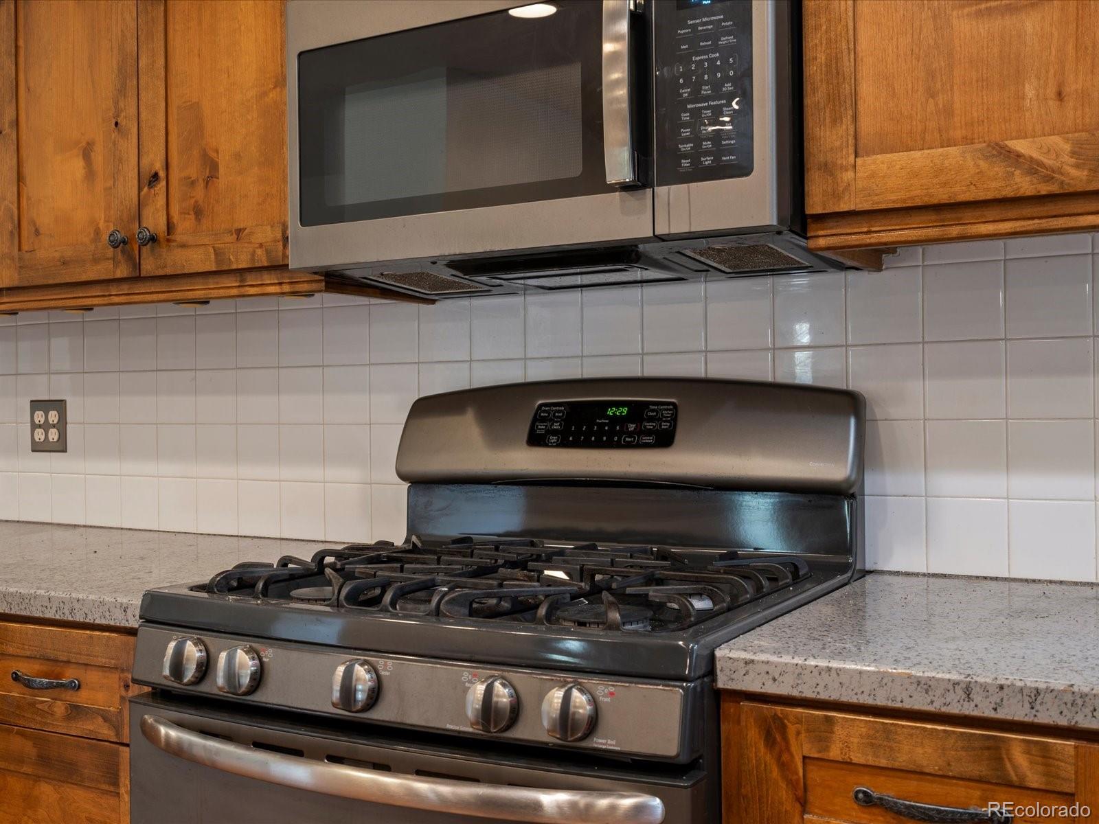 MLS Image #10 for 20247  northmoor drive,johnstown, Colorado