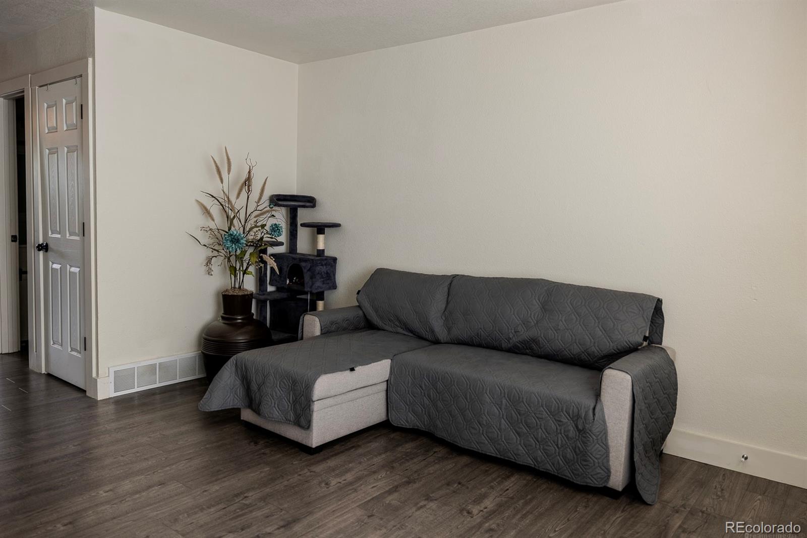 MLS Image #5 for 15787 e 13th place,aurora, Colorado