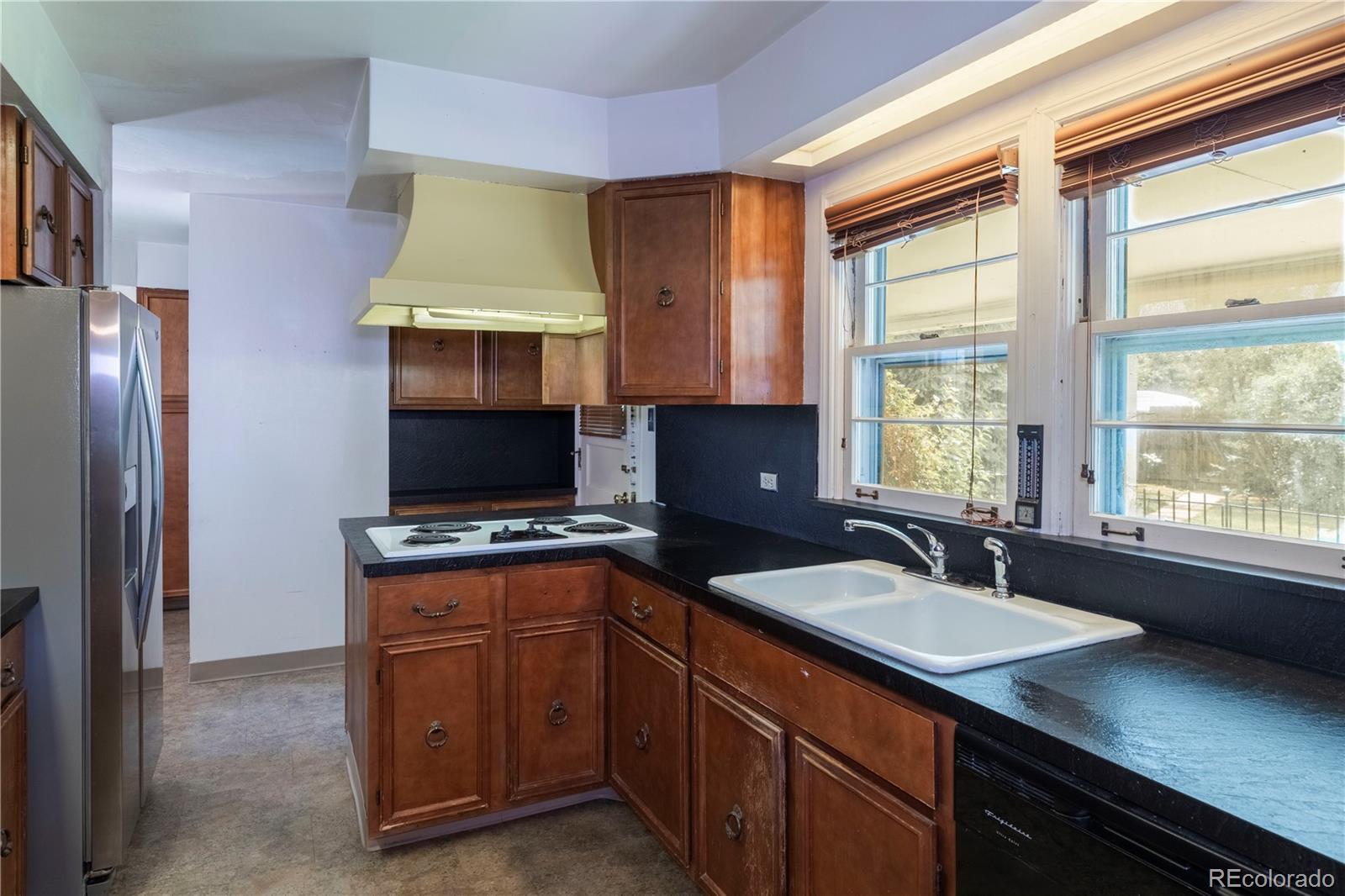 MLS Image #10 for 3201 s albion street,denver, Colorado