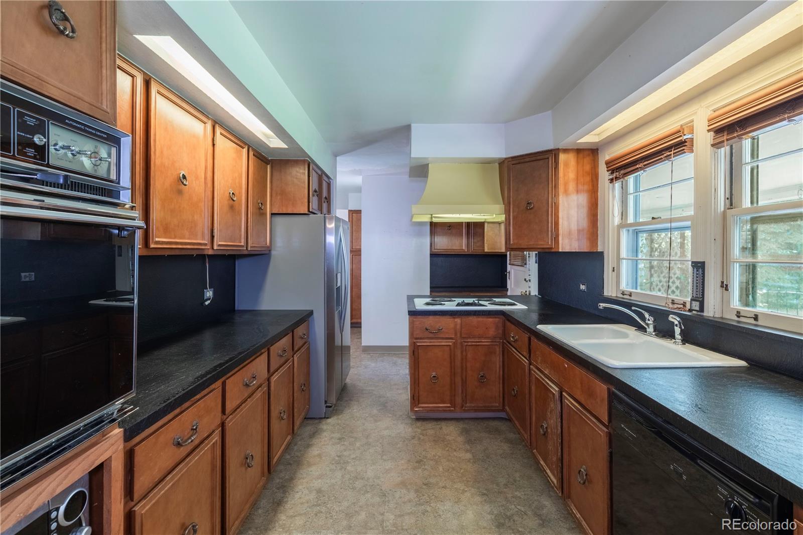 MLS Image #11 for 3201 s albion street,denver, Colorado