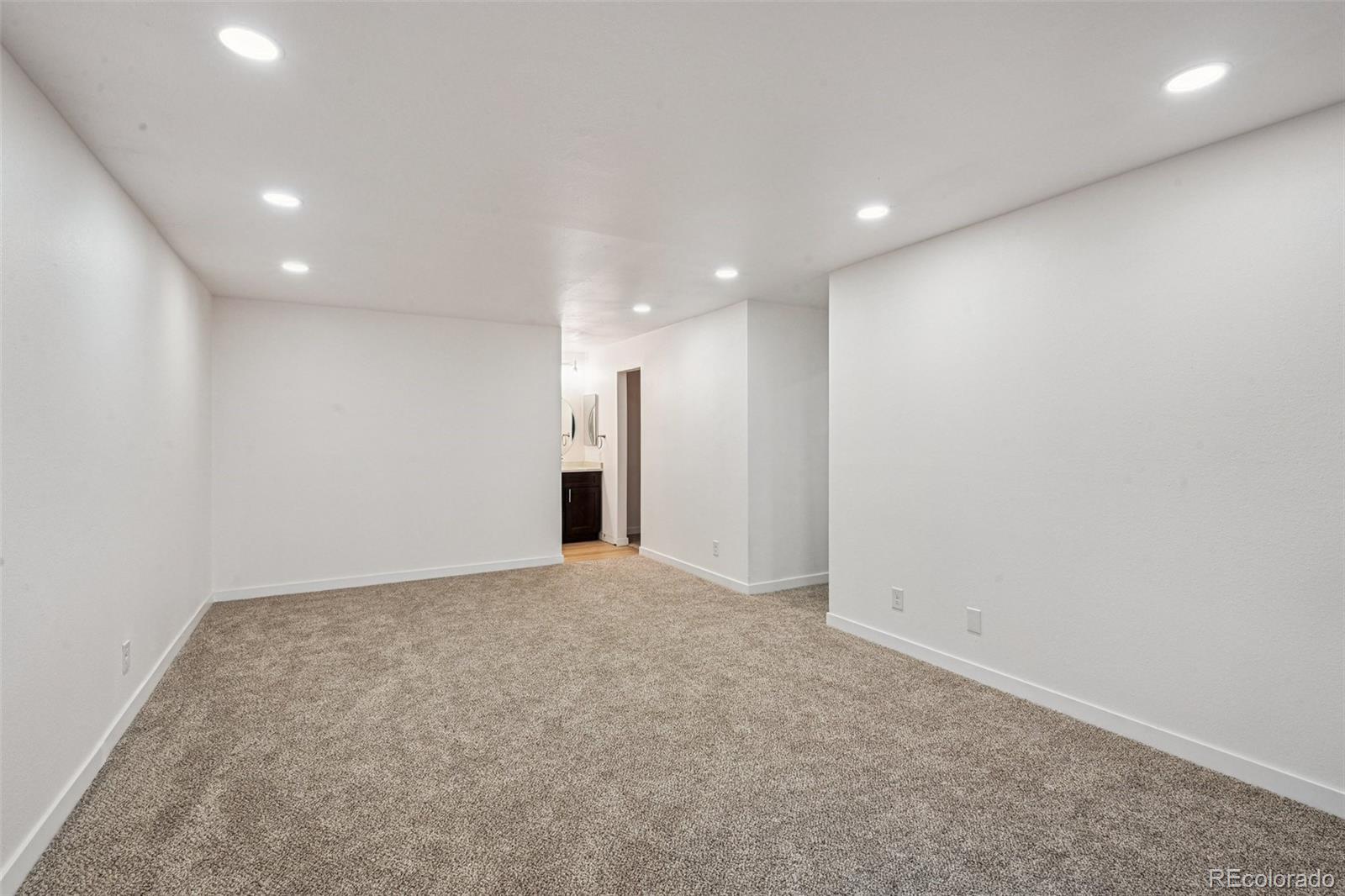MLS Image #11 for 6435 s dayton street,englewood, Colorado