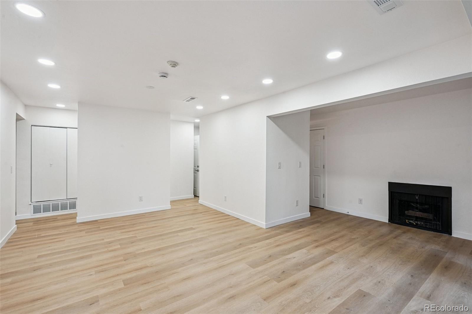 MLS Image #5 for 6435 s dayton street,englewood, Colorado