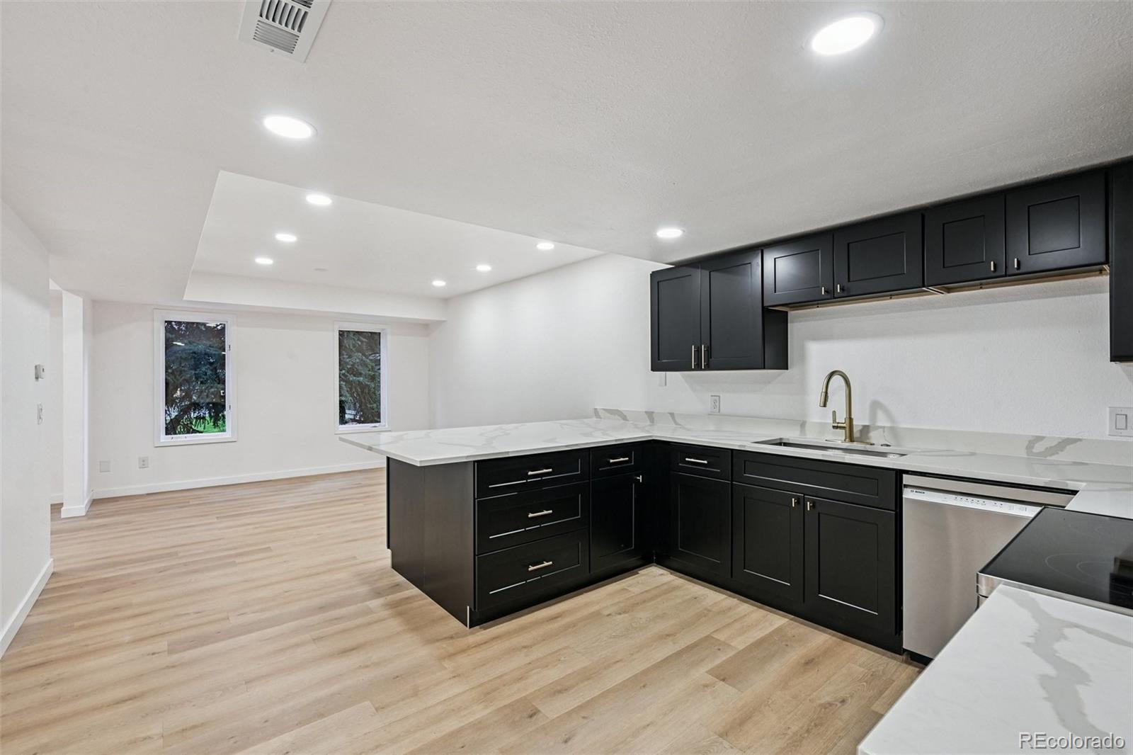 MLS Image #8 for 6435 s dayton street,englewood, Colorado