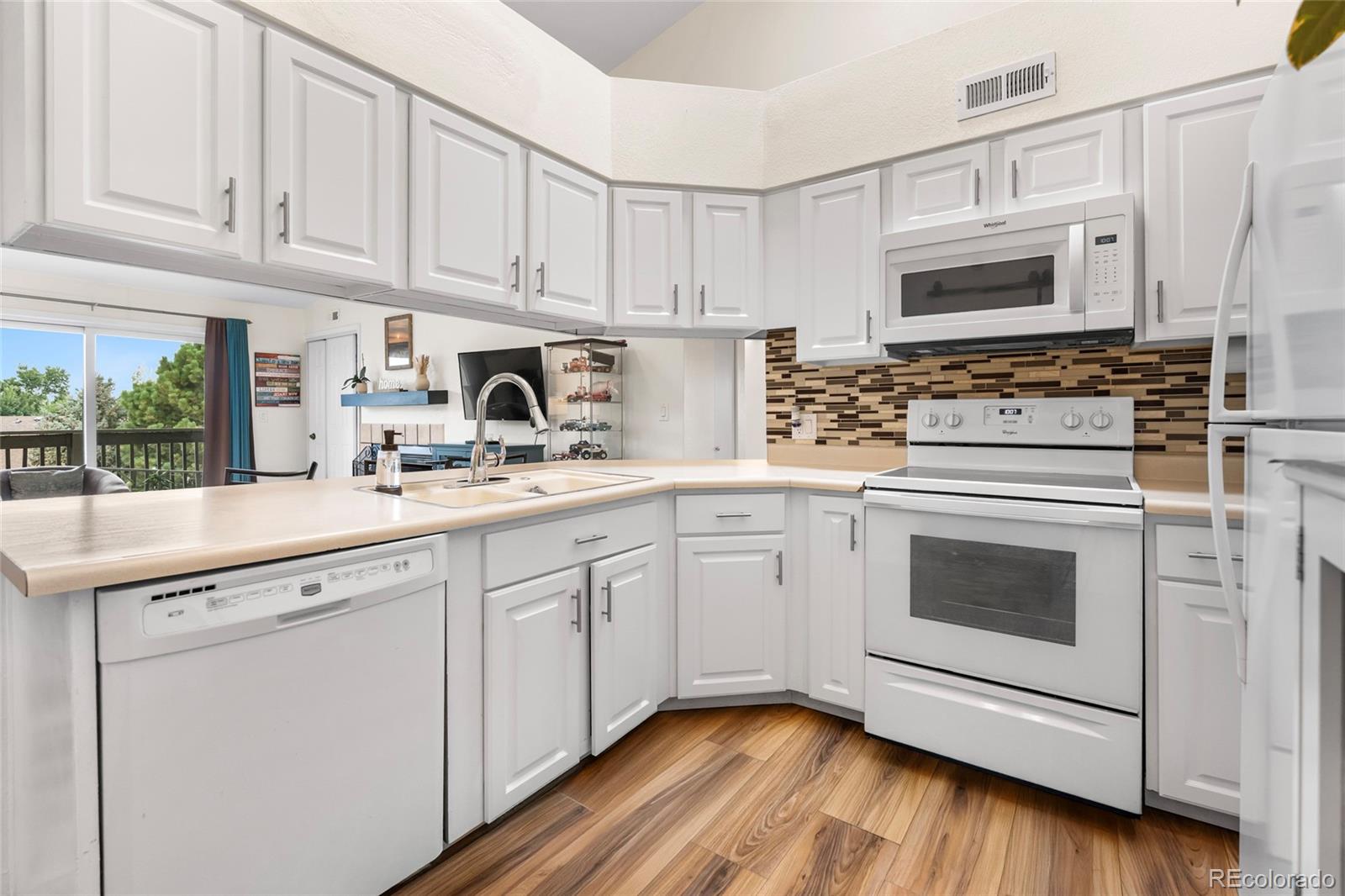 MLS Image #5 for 6475 s dayton street,englewood, Colorado