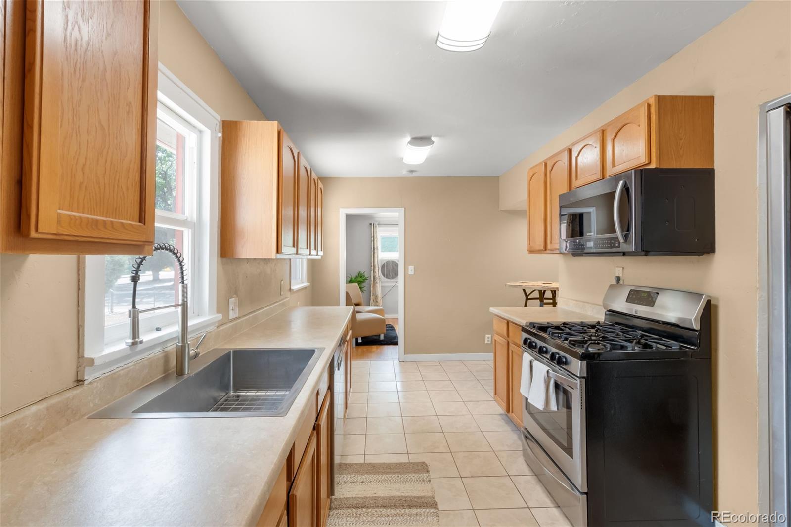 MLS Image #15 for 2106  court street,pueblo, Colorado