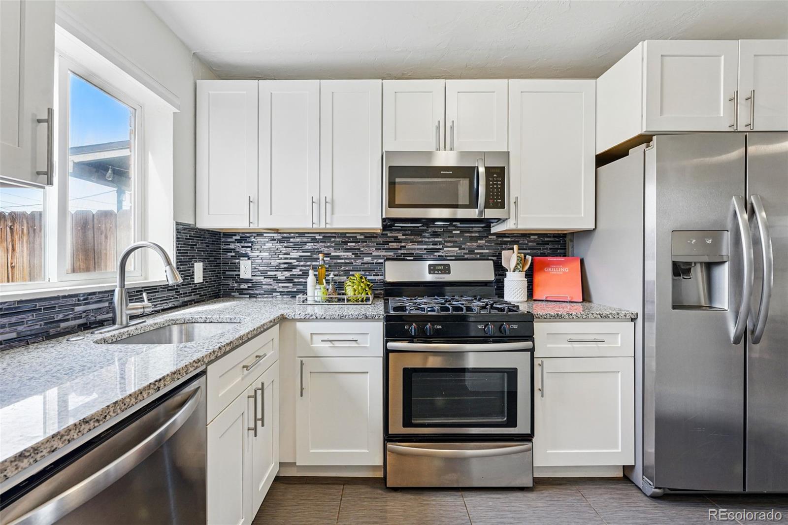 MLS Image #11 for 2821 n harrison street,denver, Colorado