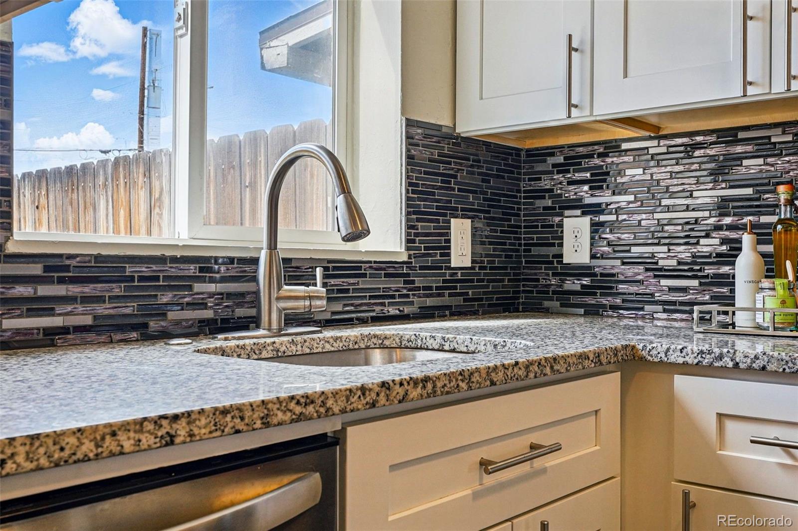 MLS Image #14 for 2821 n harrison street,denver, Colorado
