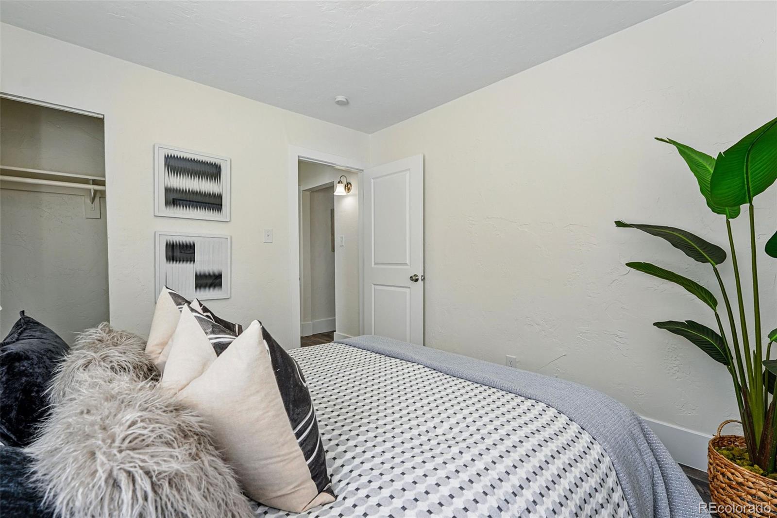 MLS Image #19 for 2821 n harrison street,denver, Colorado