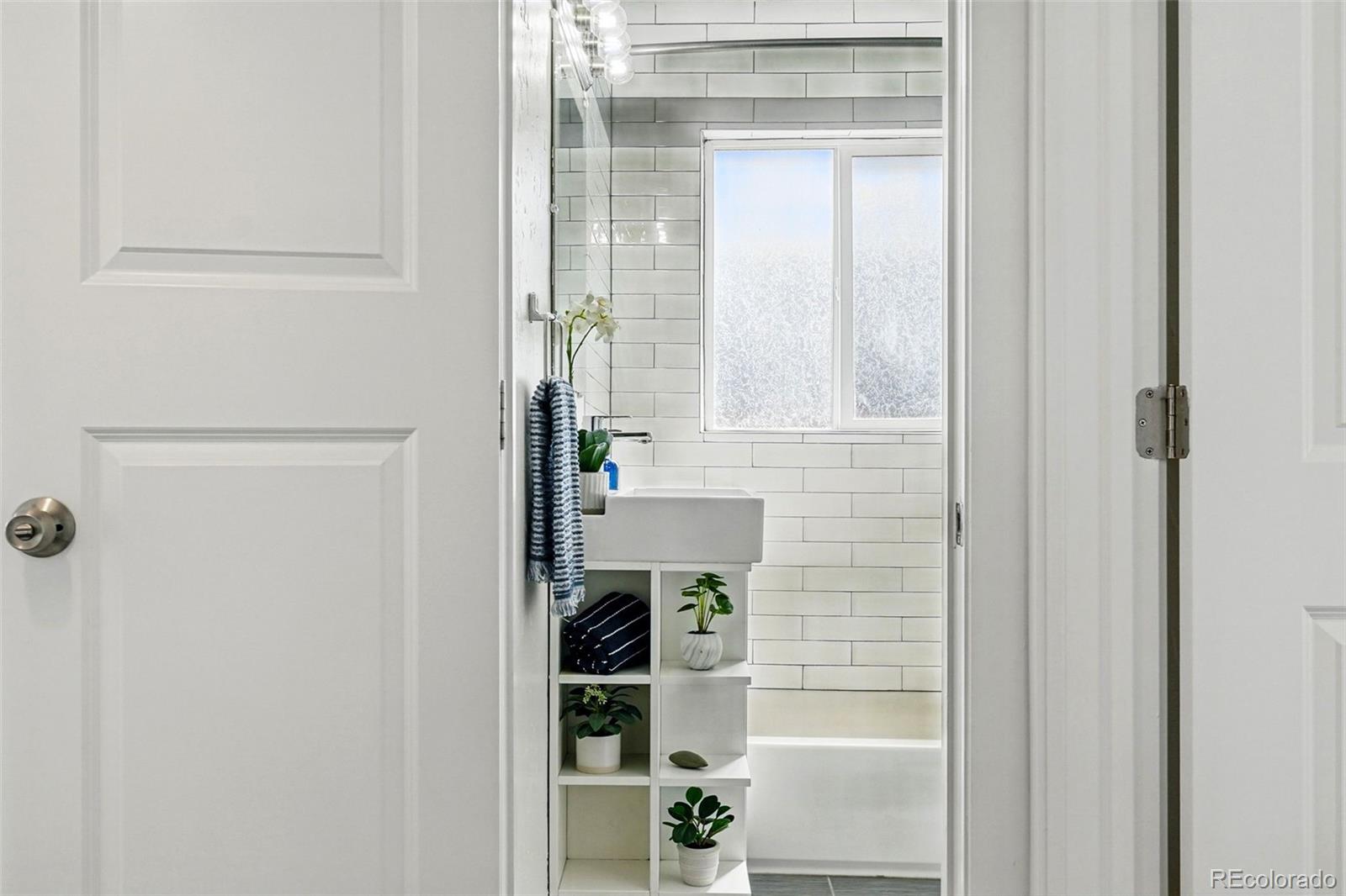 MLS Image #20 for 2821 n harrison street,denver, Colorado