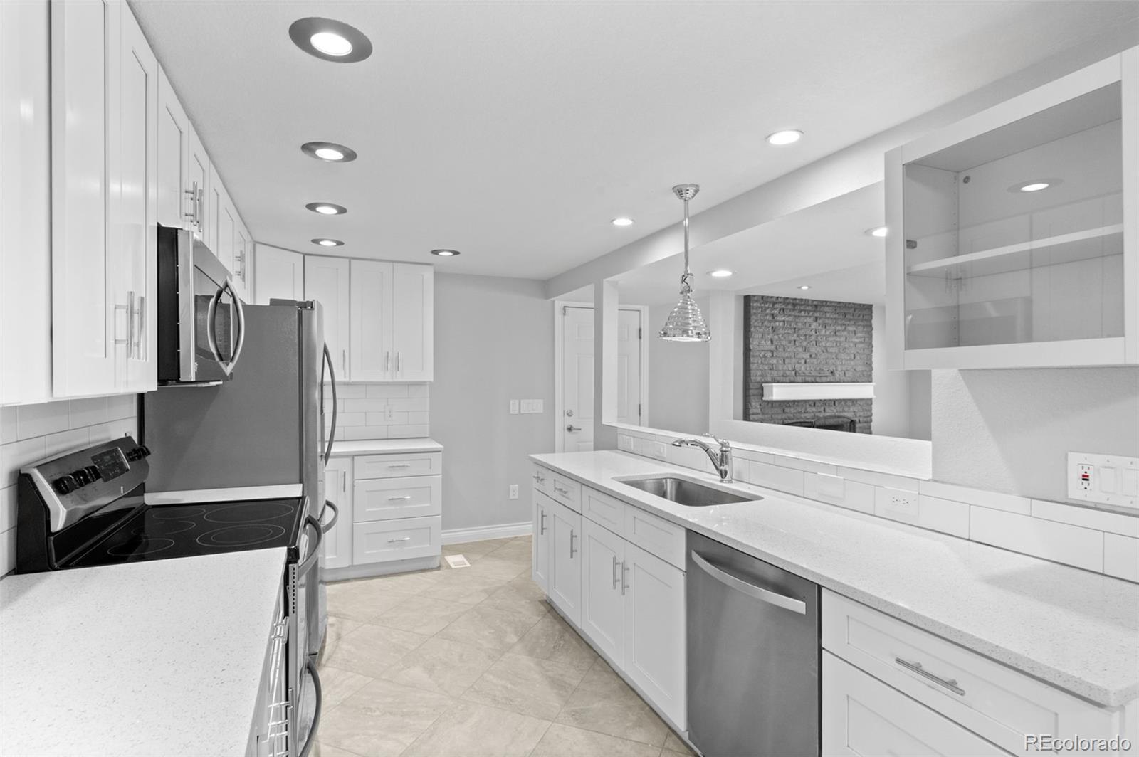 MLS Image #13 for 1490 s cherry street,denver, Colorado