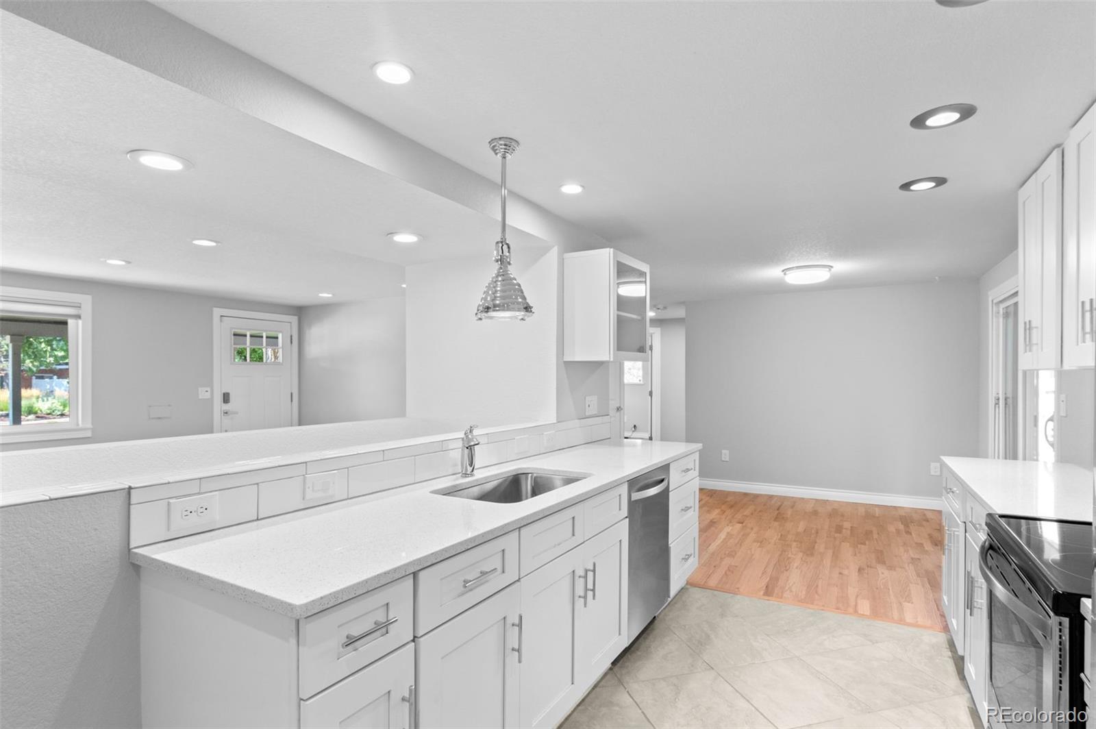 MLS Image #15 for 1490 s cherry street,denver, Colorado