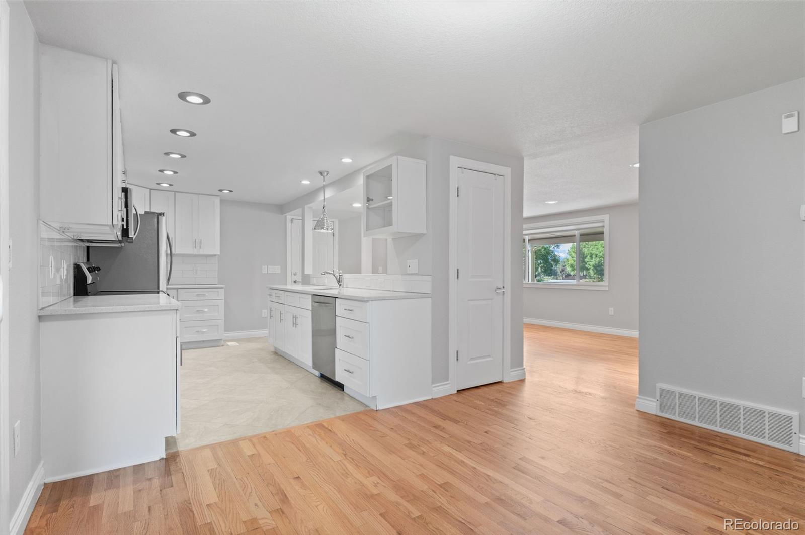 MLS Image #17 for 1490 s cherry street,denver, Colorado