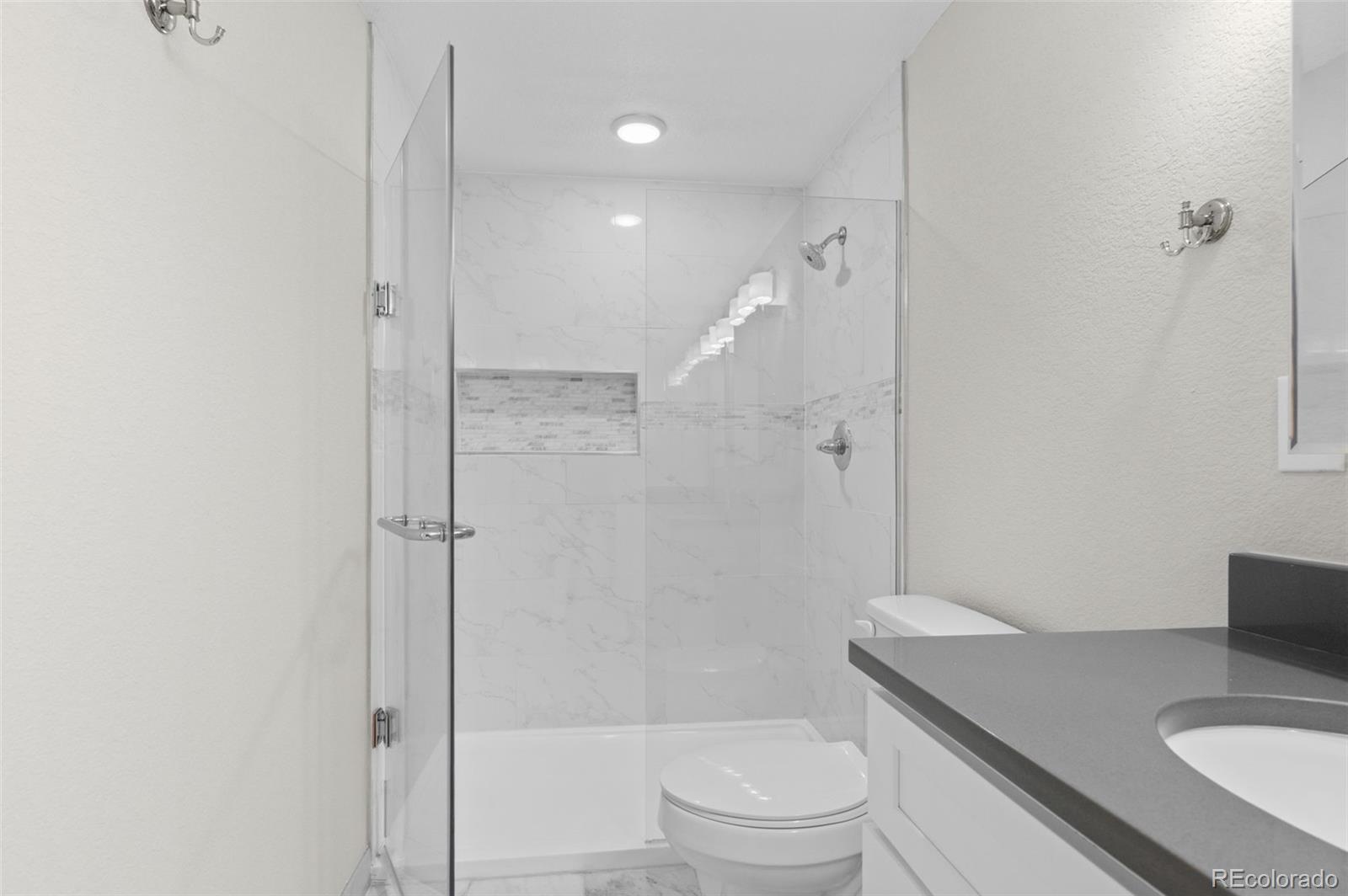 MLS Image #22 for 1490 s cherry street,denver, Colorado