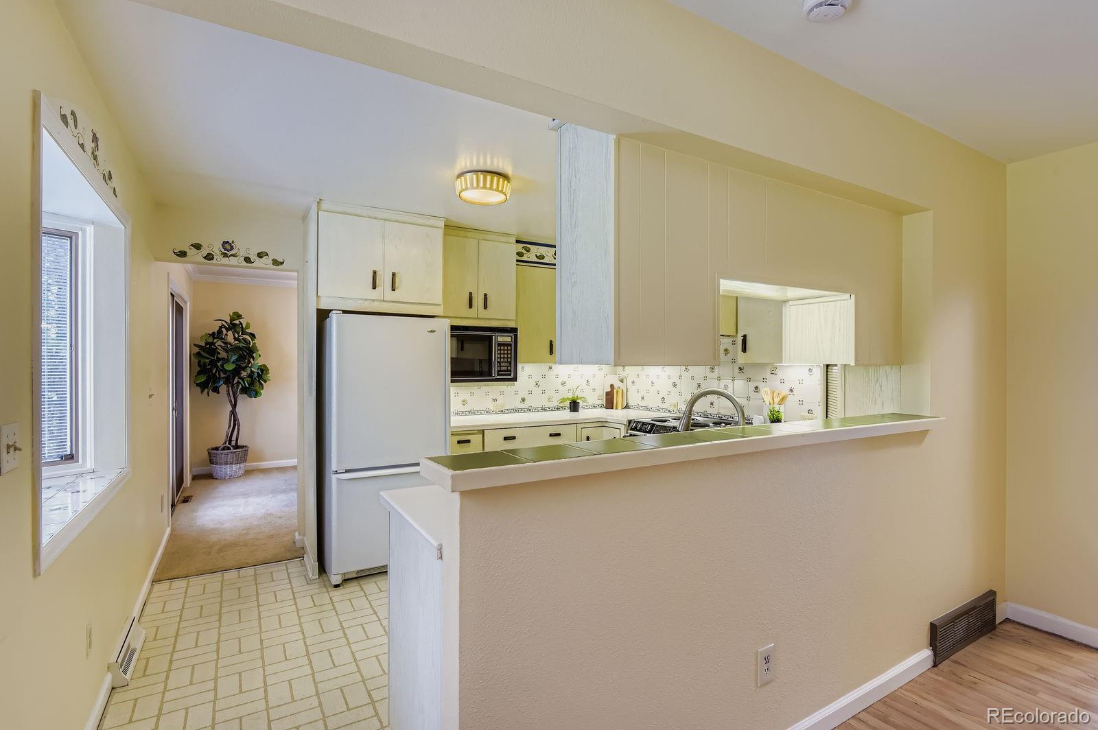 MLS Image #7 for 3230 s krameria street,denver, Colorado