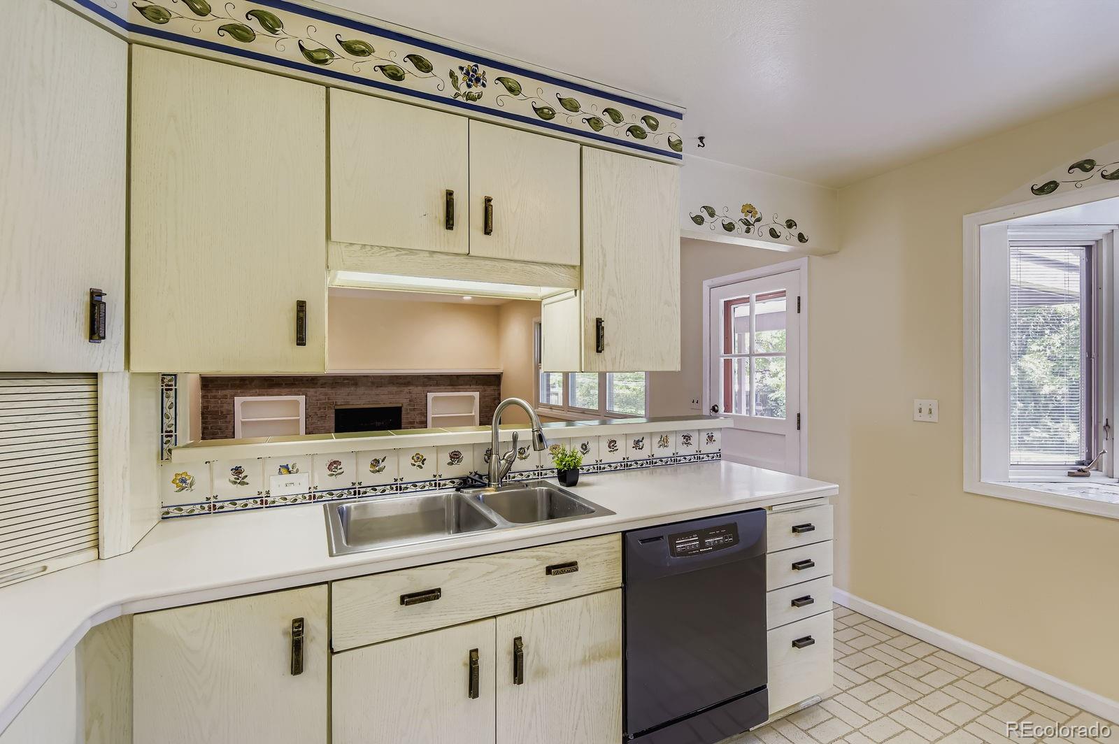 MLS Image #8 for 3230 s krameria street,denver, Colorado