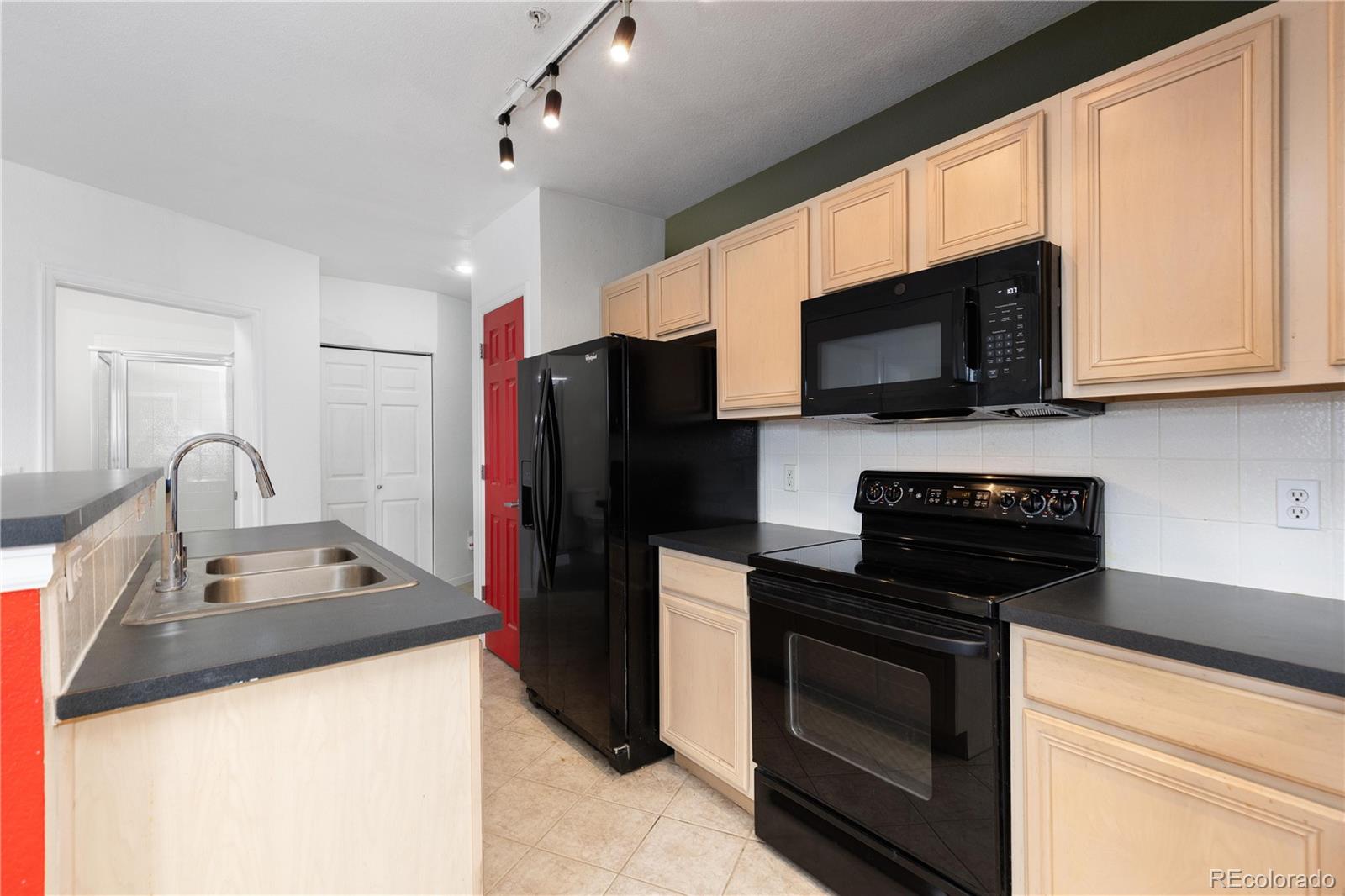 MLS Image #10 for 15475  andrews drive,denver, Colorado