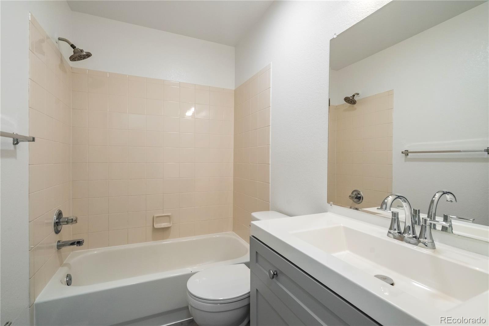 MLS Image #14 for 1199 s waco street,aurora, Colorado