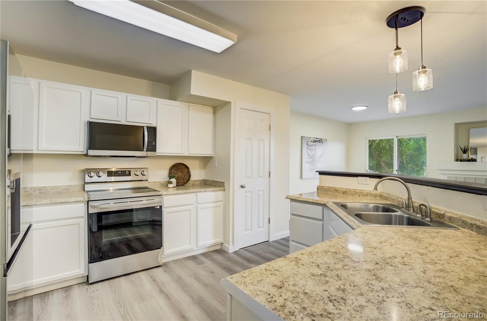 MLS Image #2 for 1199 s waco street,aurora, Colorado