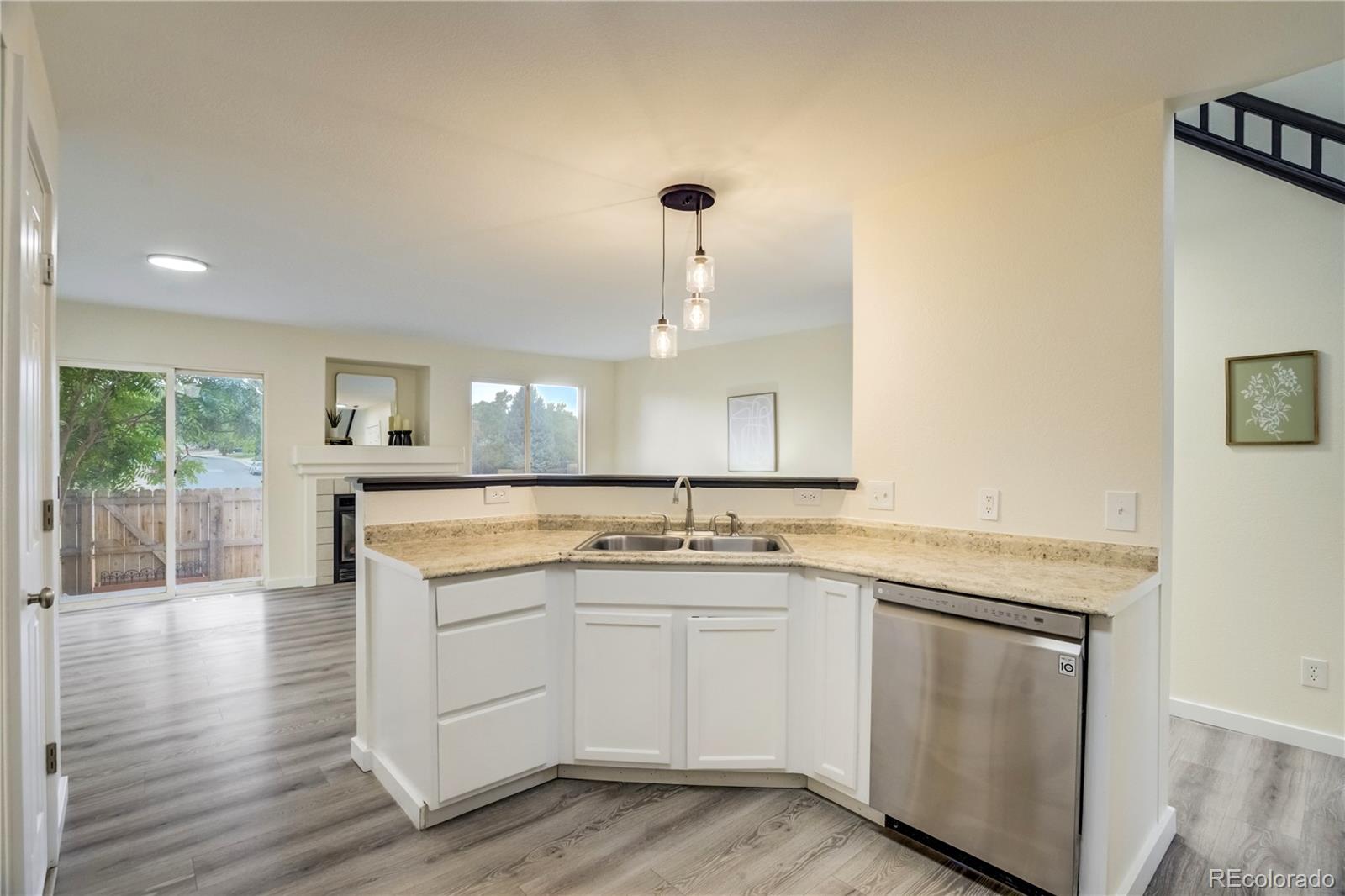 MLS Image #4 for 1199 s waco street,aurora, Colorado