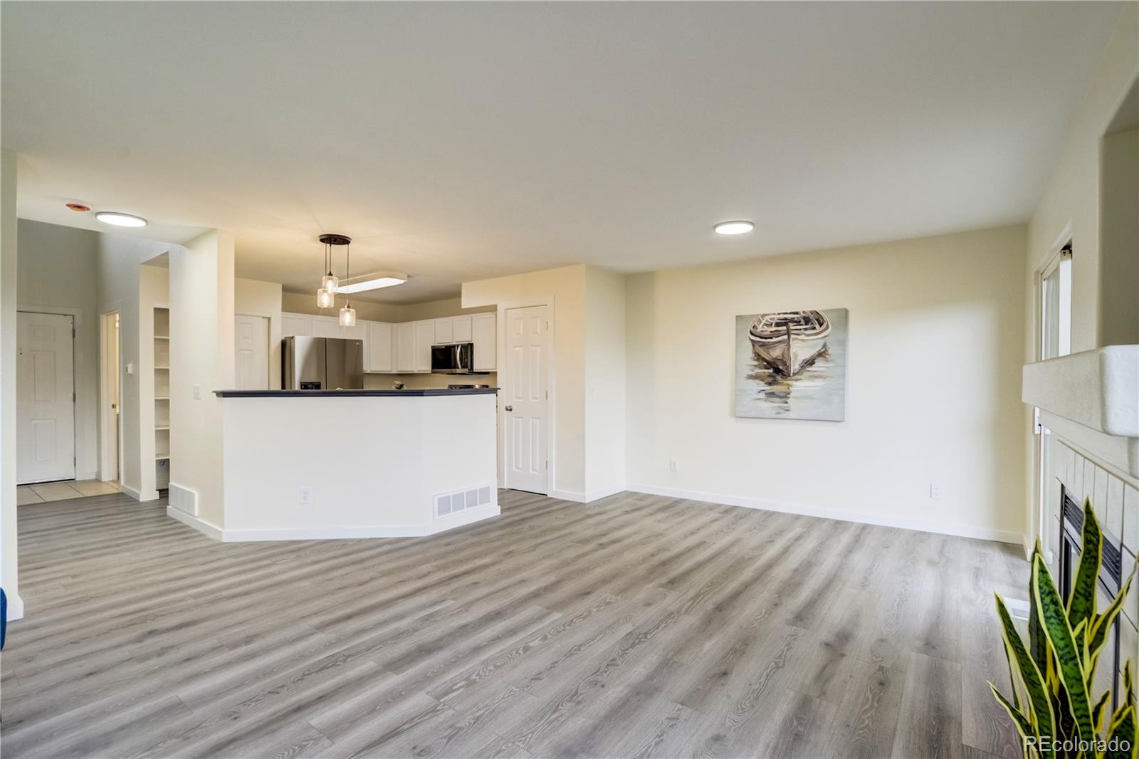 MLS Image #6 for 1199 s waco street,aurora, Colorado